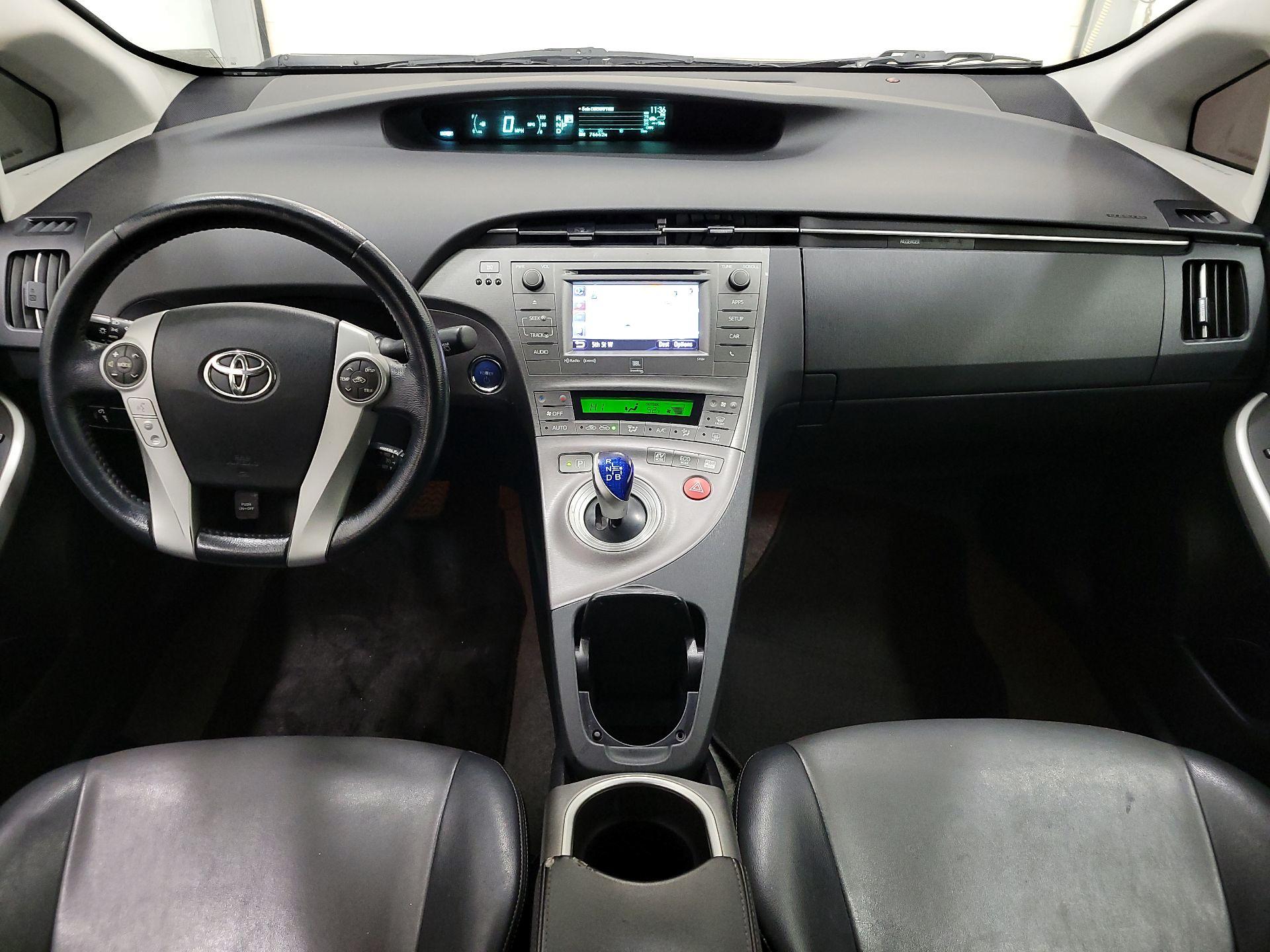 Thumbnail: 2015 Toyota Prius - 9
