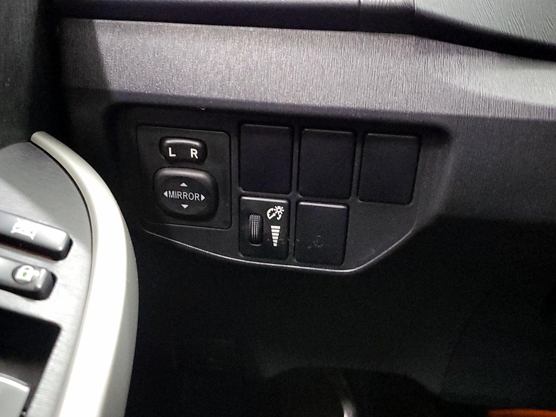 Thumbnail: 2015 Toyota Prius - 13