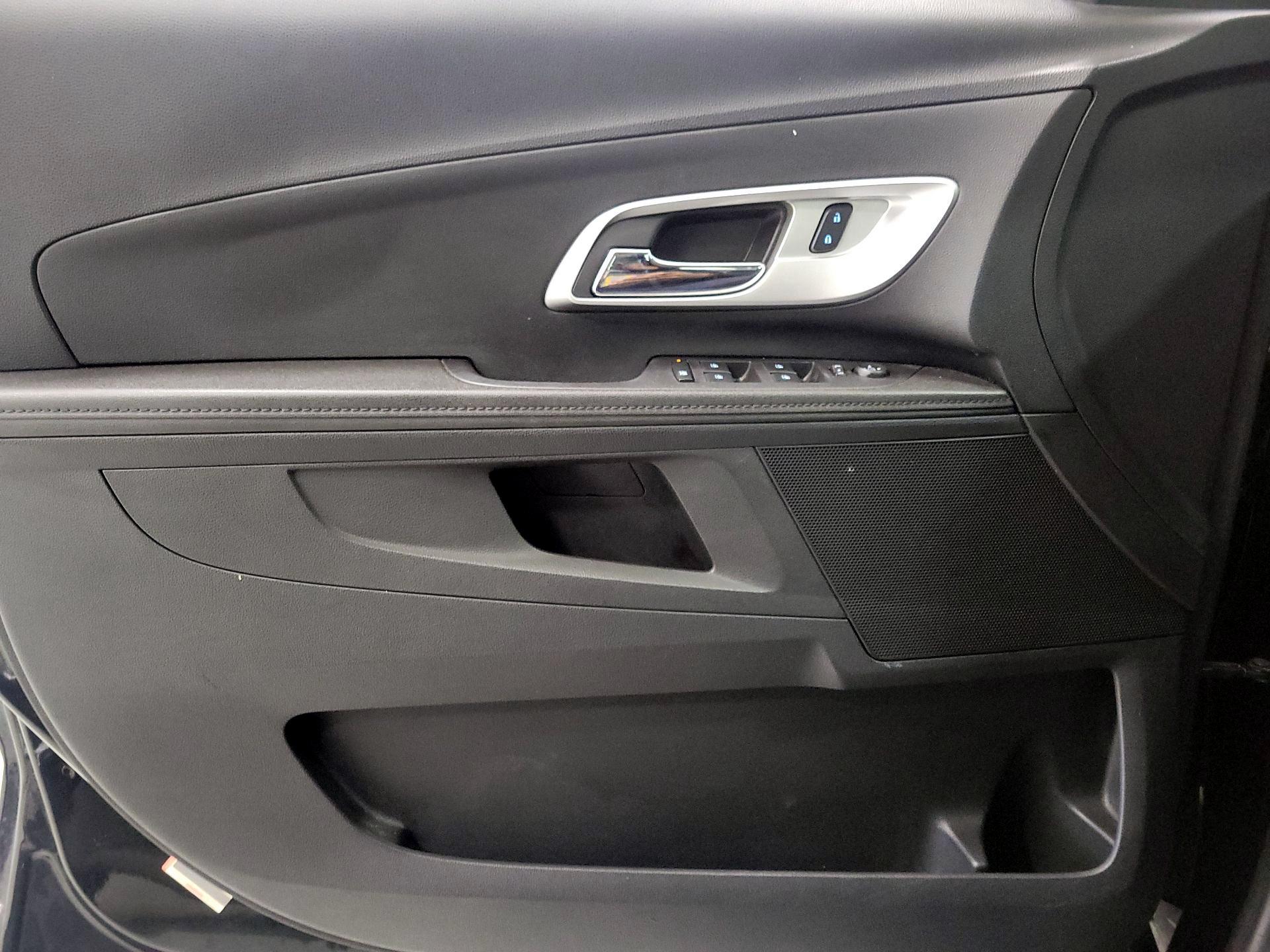 Thumbnail: 2017 Chevrolet Equinox - 12