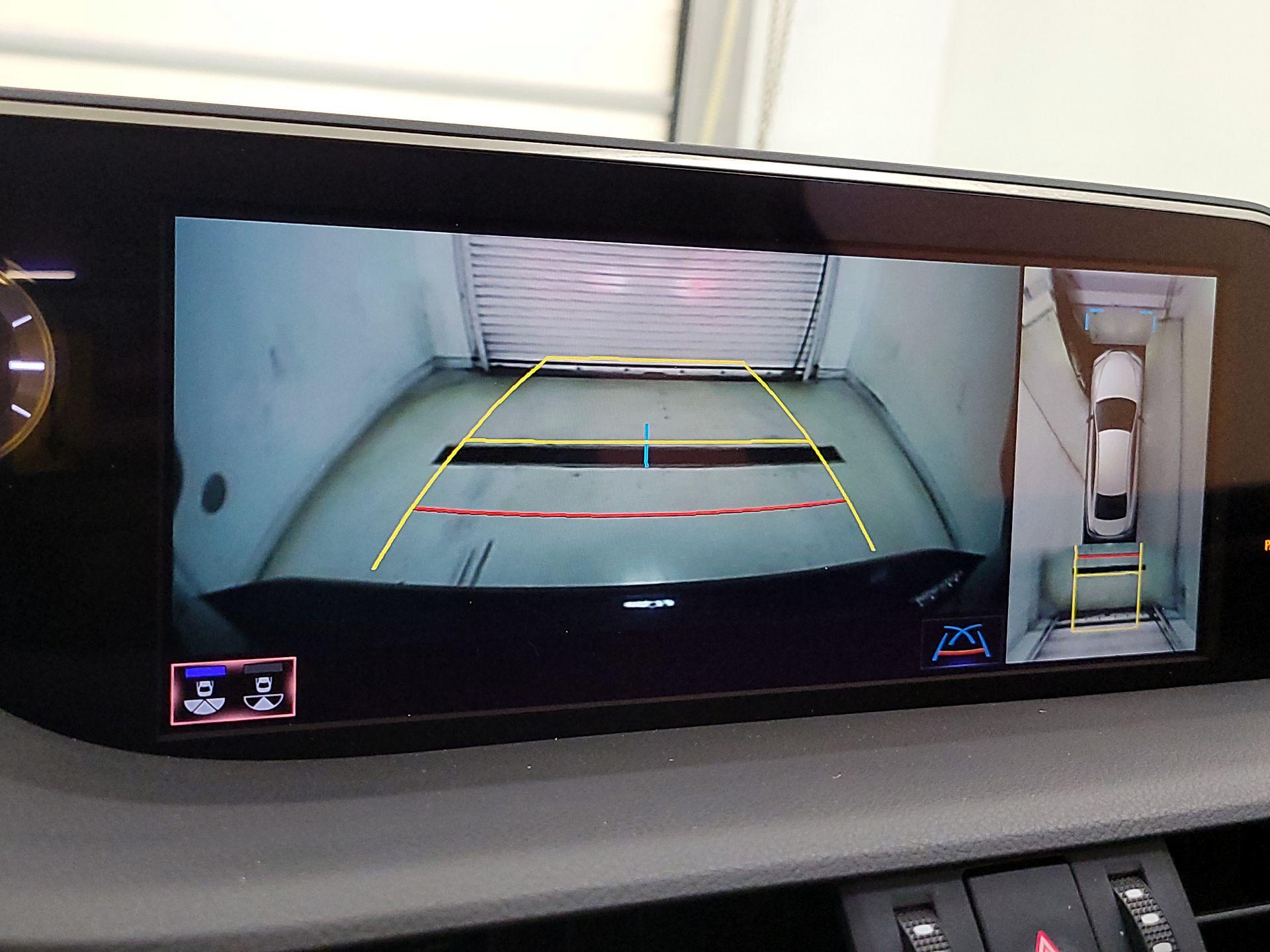 Thumbnail: 2019 Lexus ES - 15