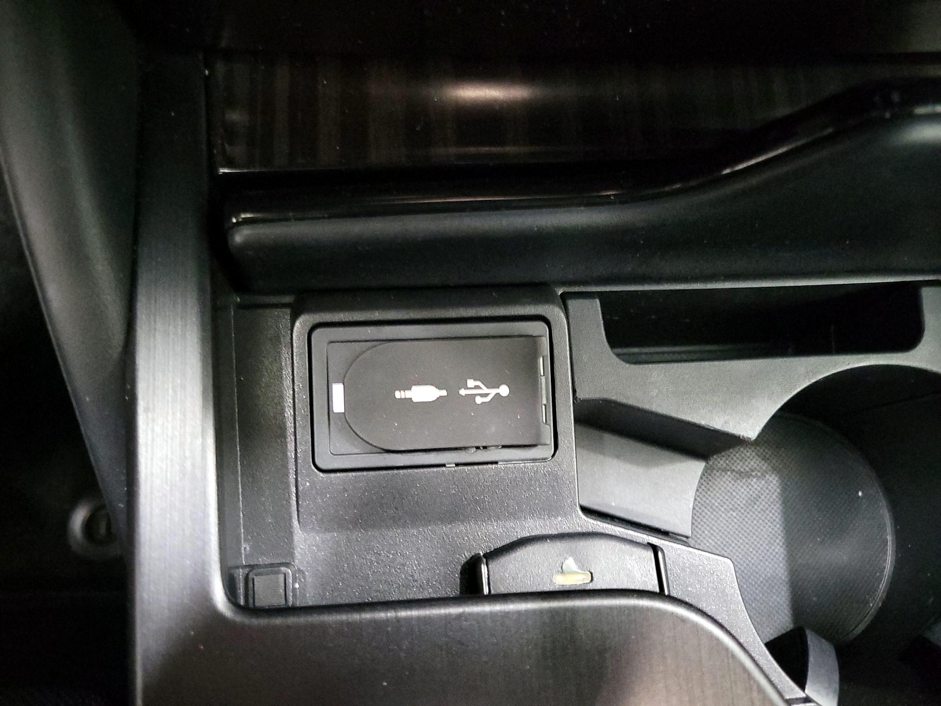 Thumbnail: 2019 Lexus ES - 19