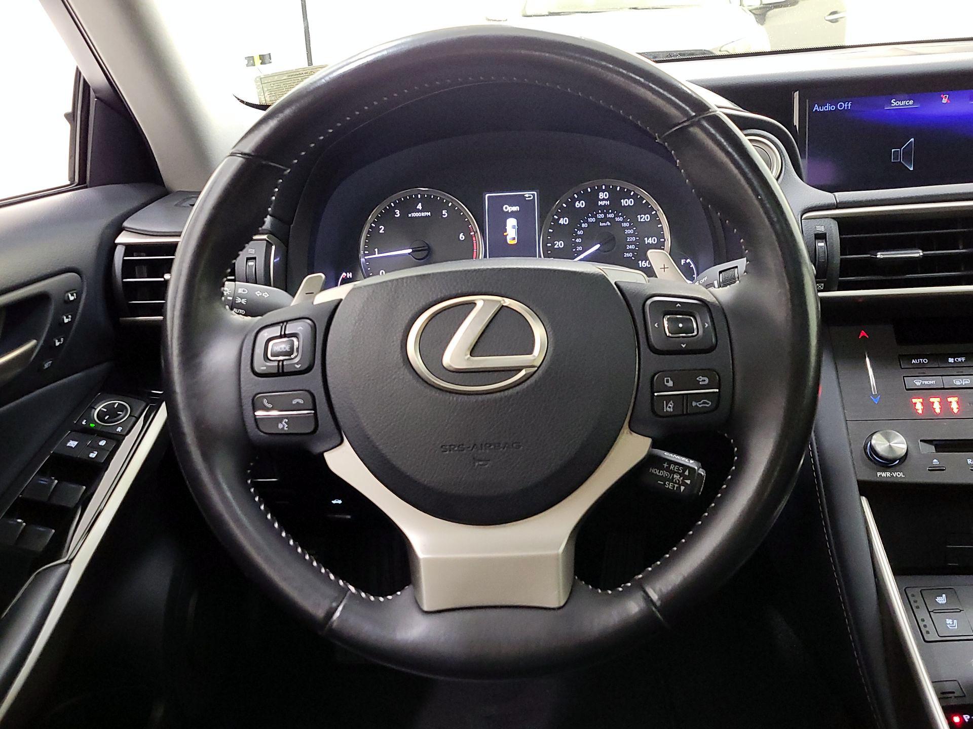 Thumbnail: 2020 Lexus IS - 10