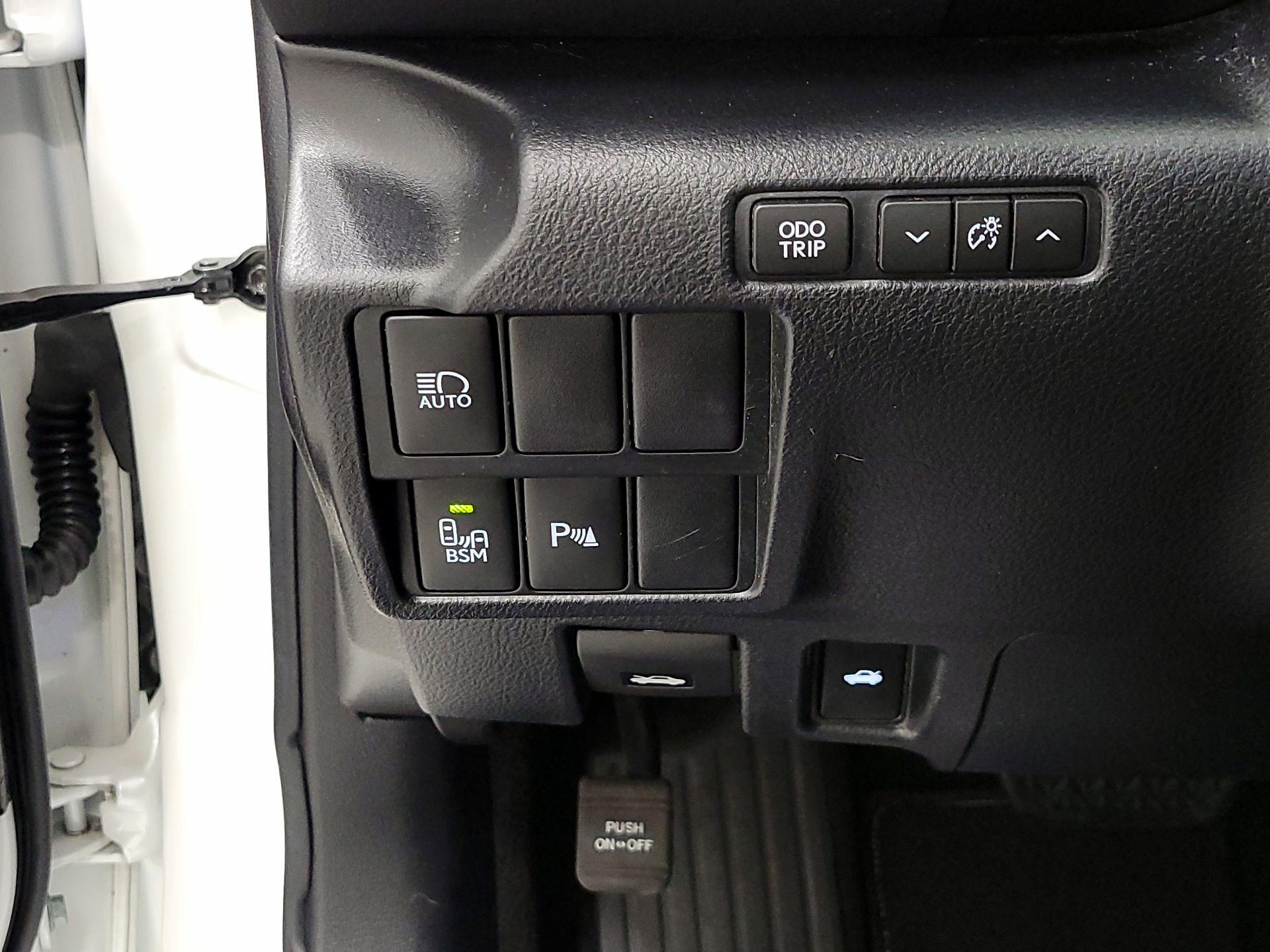 Thumbnail: 2020 Lexus IS - 13