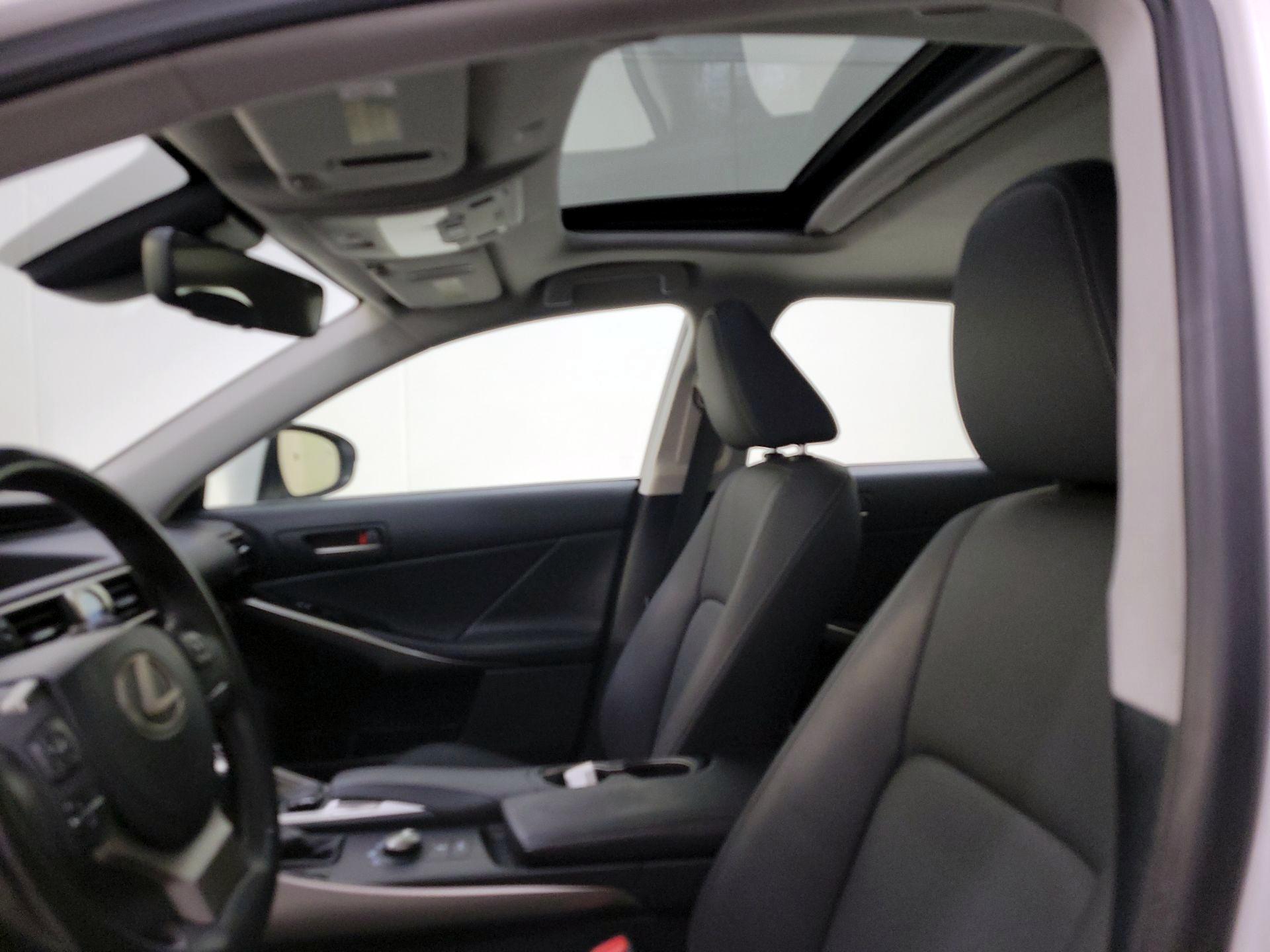 Thumbnail: 2020 Lexus IS - 19