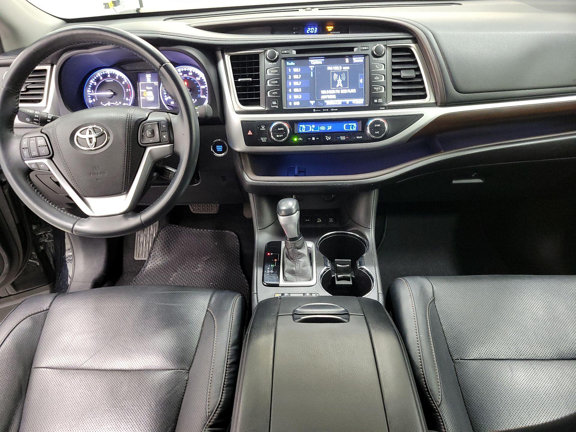 Thumbnail: 2016 Toyota Highlander - 9