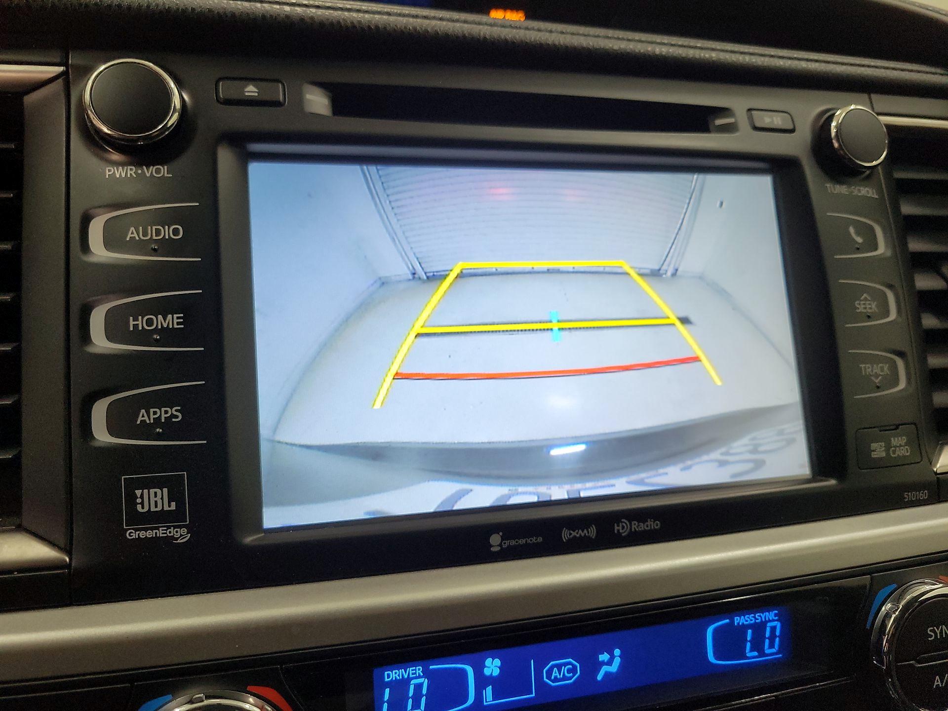 Thumbnail: 2016 Toyota Highlander - 14