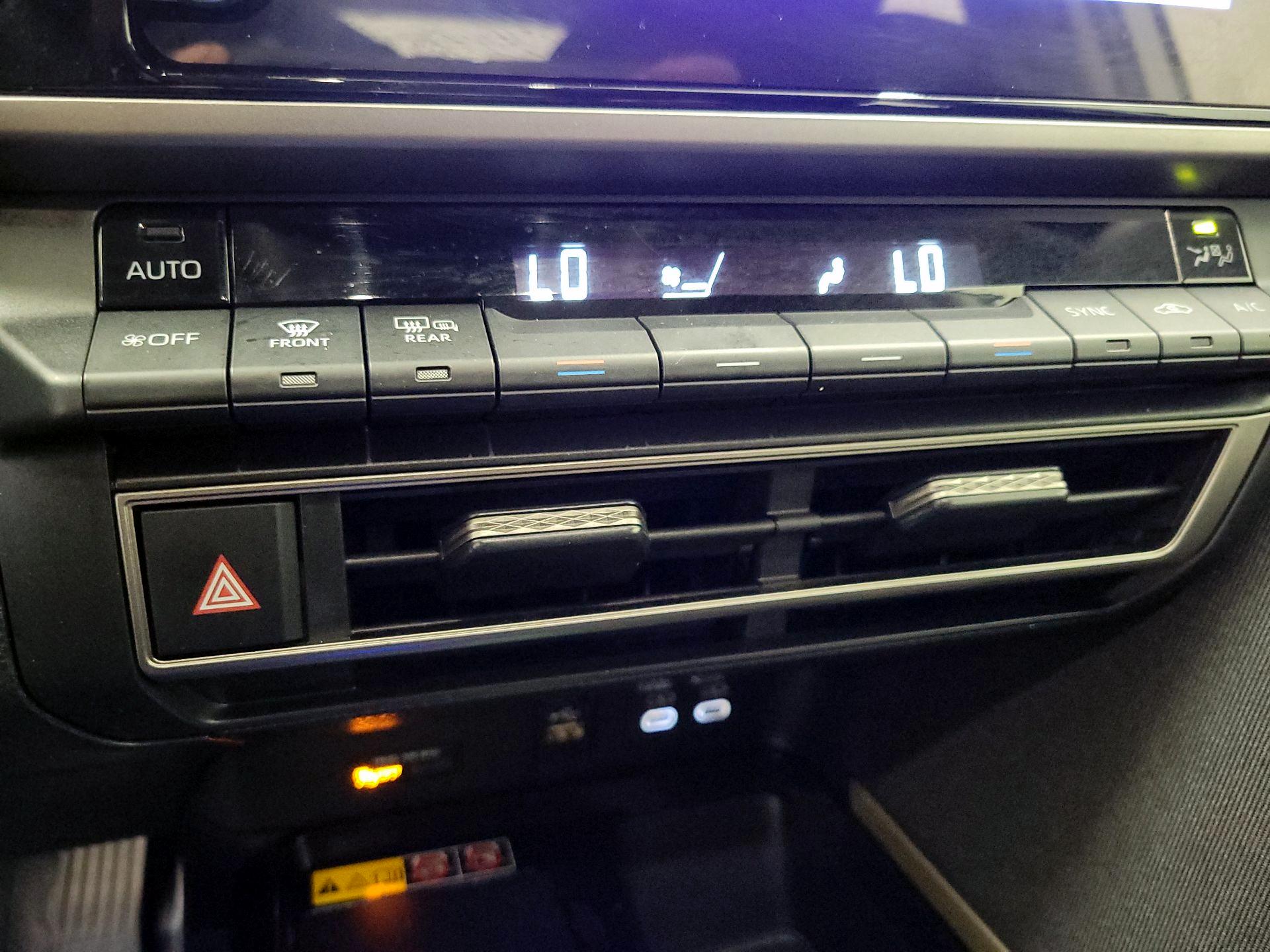 Thumbnail: 2025 Toyota Camry - 16