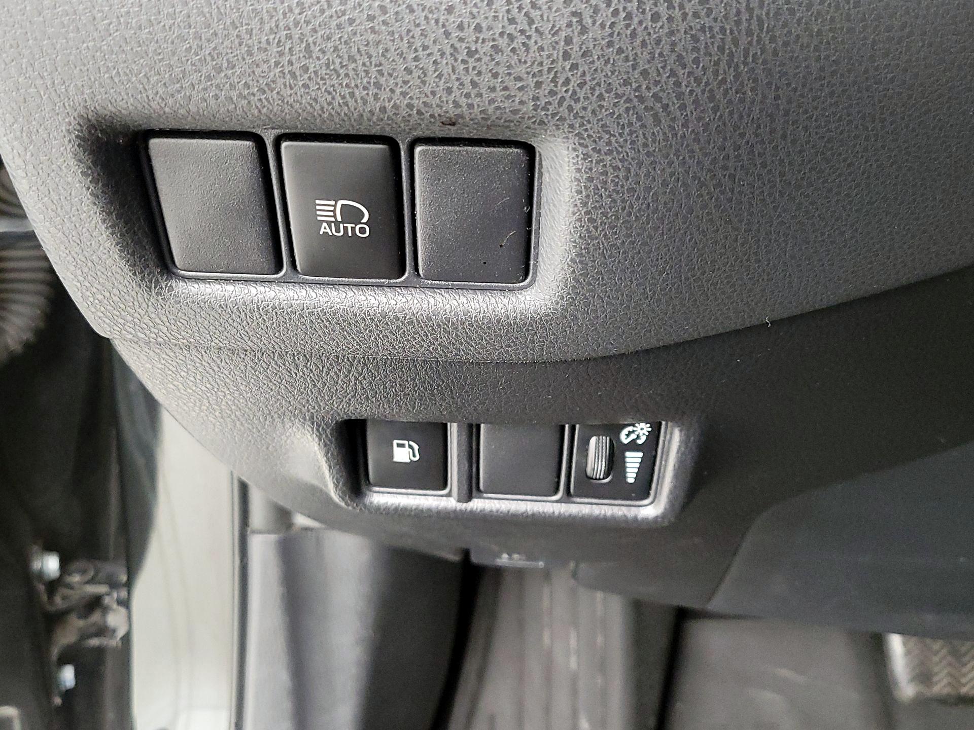 Thumbnail: 2019 Toyota C-HR - 13