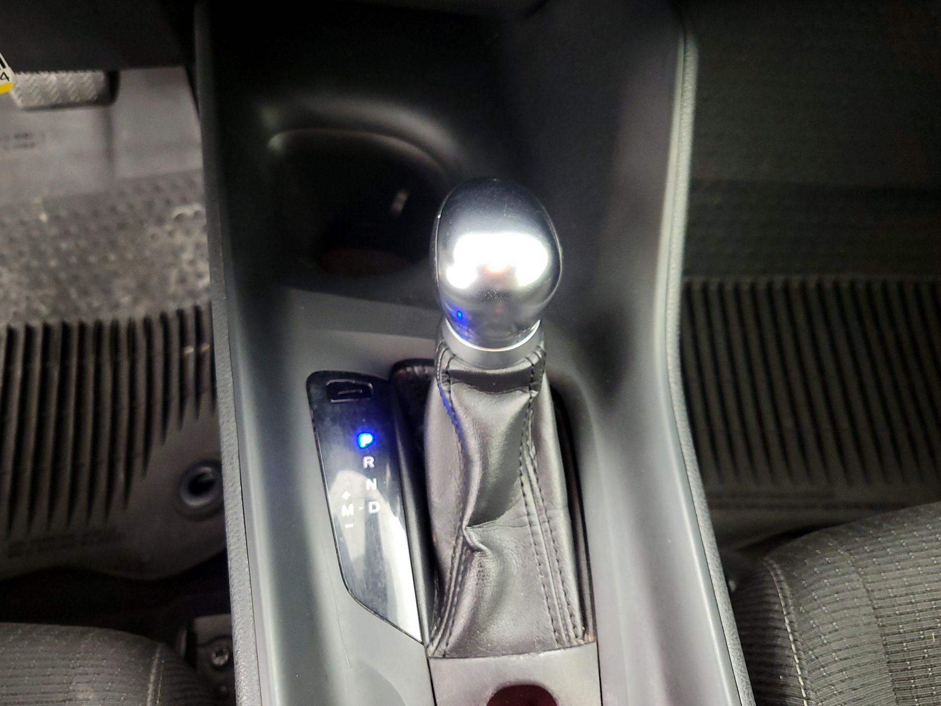 Thumbnail: 2019 Toyota C-HR - 17