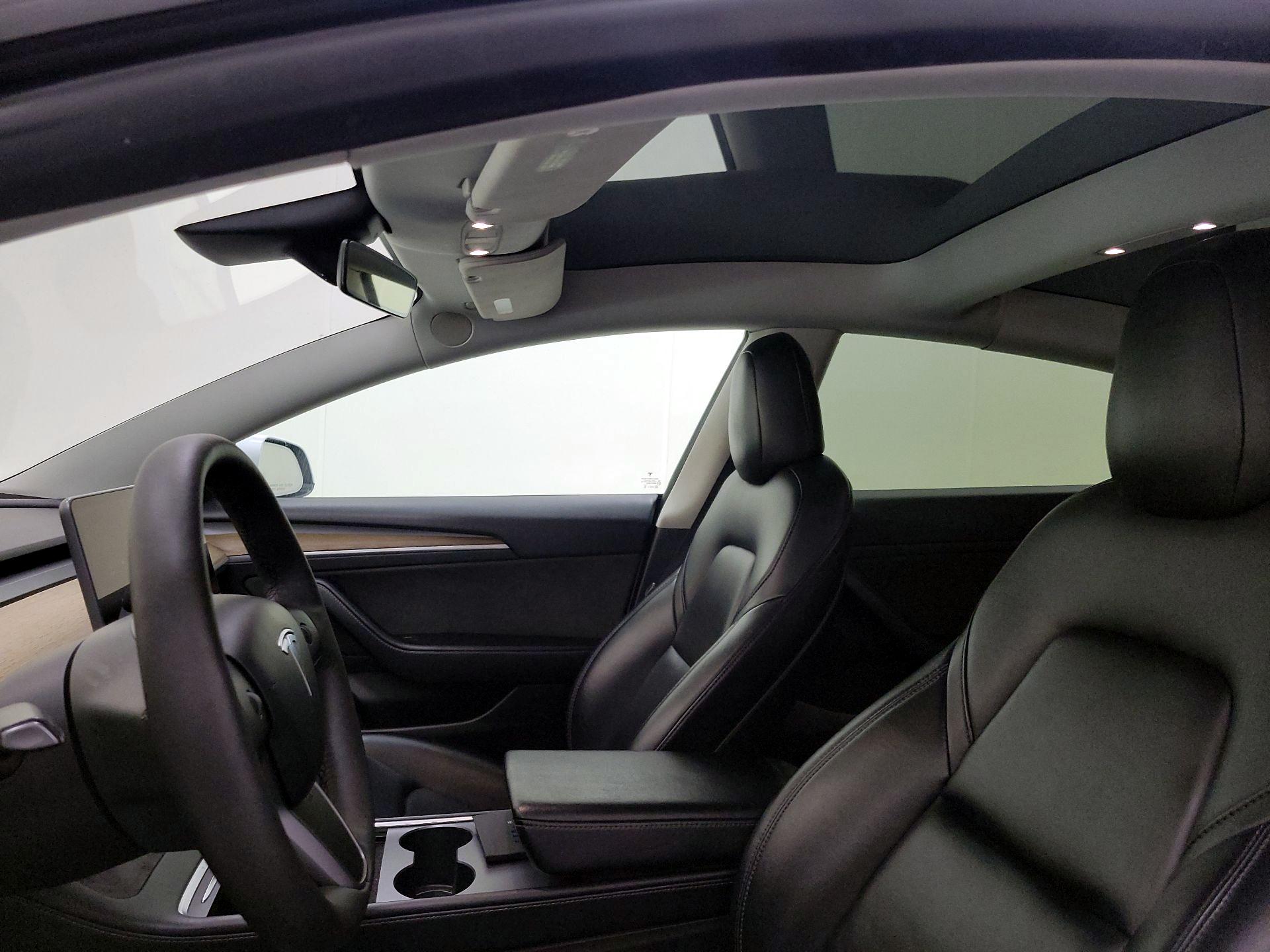 Thumbnail: 2021 Tesla Model 3 - 17