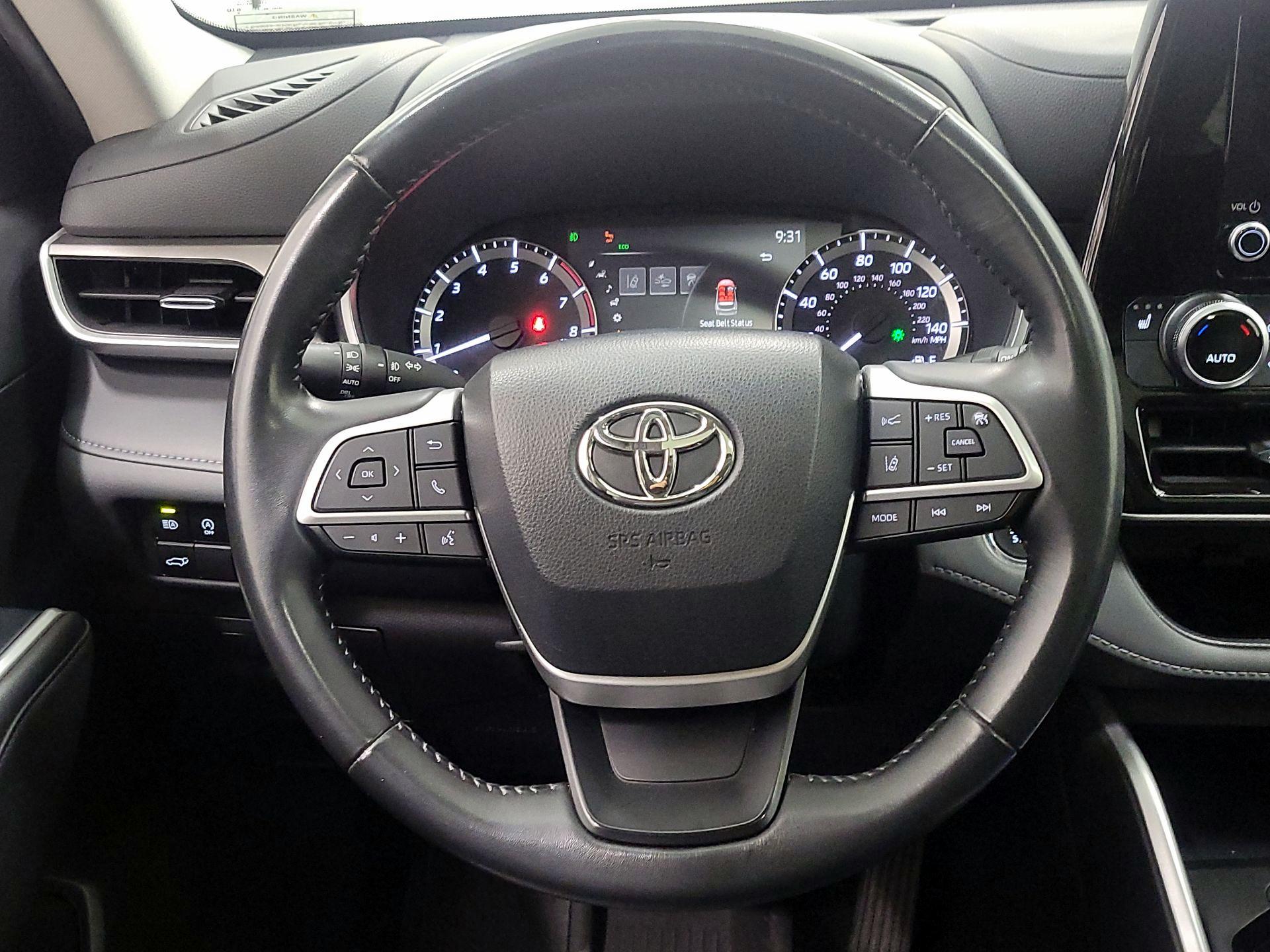 Thumbnail: 2023 Toyota Highlander - 10