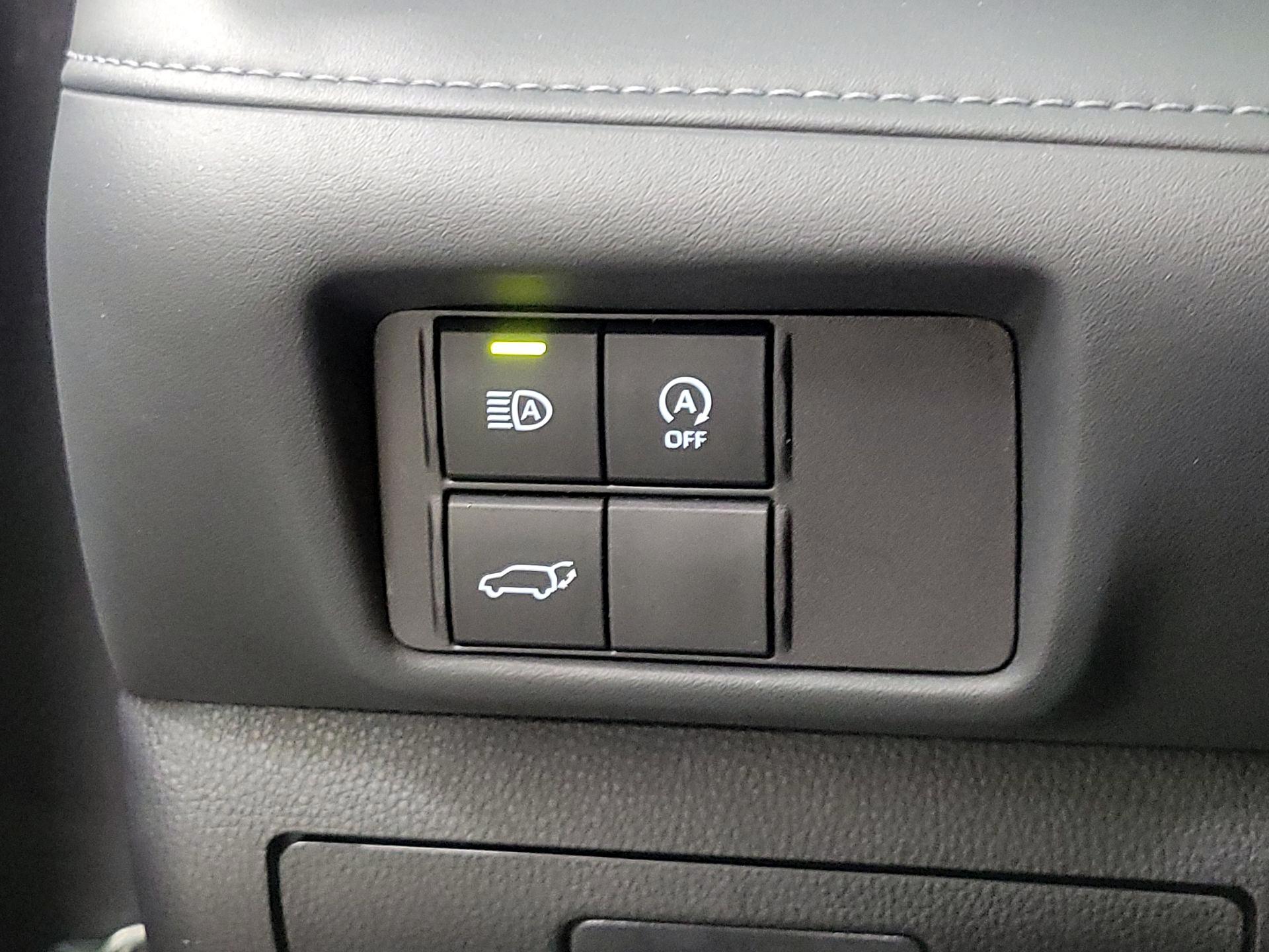 Thumbnail: 2023 Toyota Highlander - 13