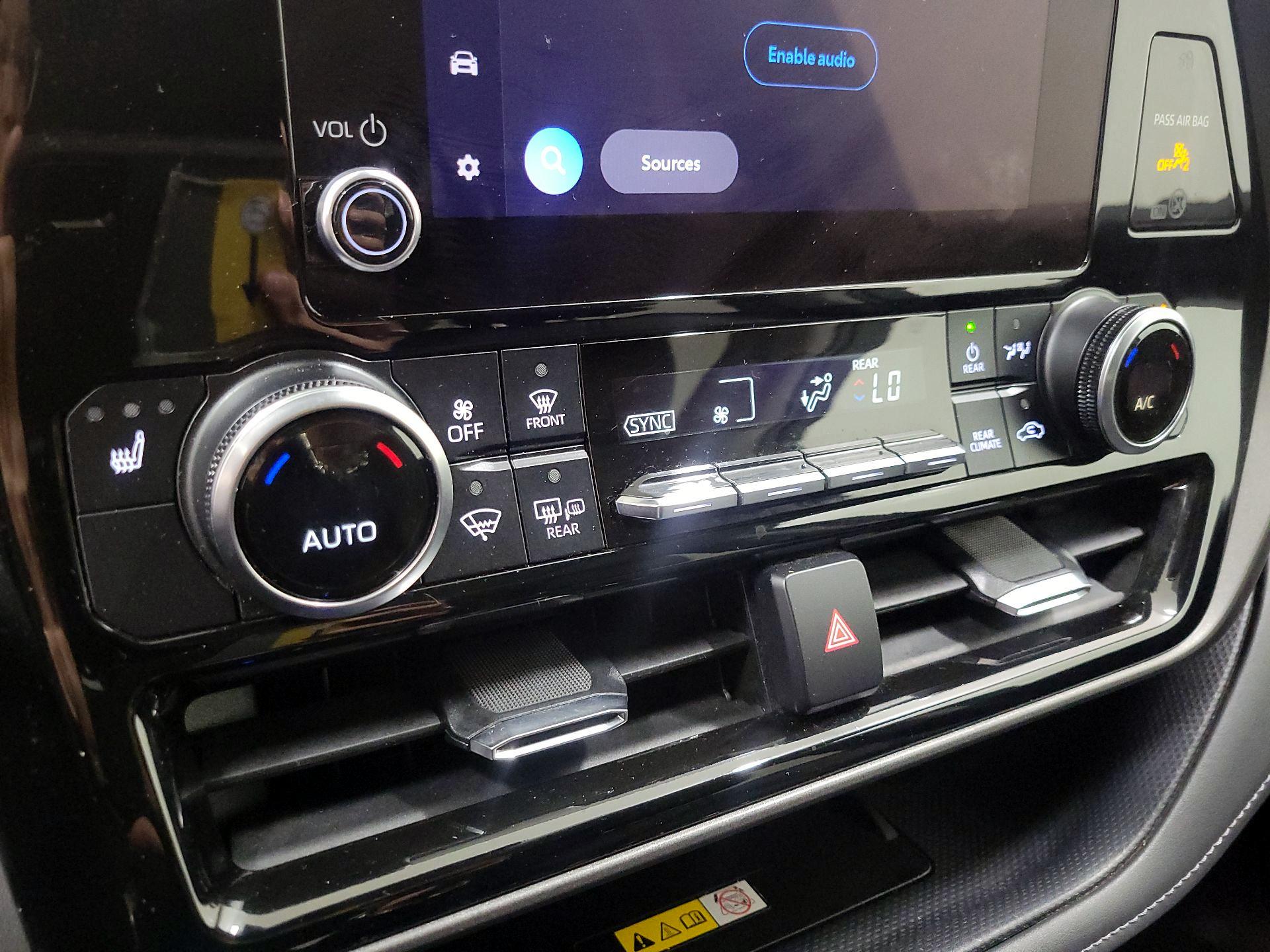 Thumbnail: 2023 Toyota Highlander - 16