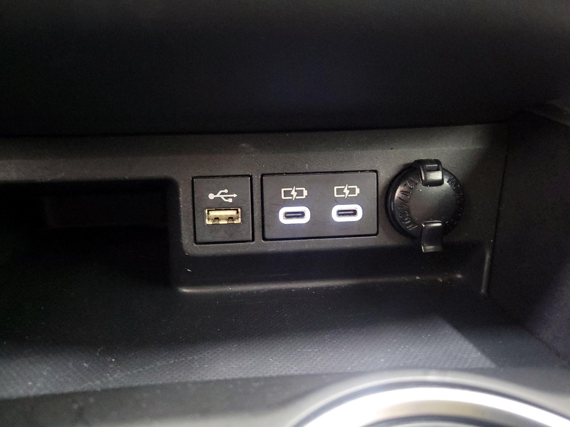 Thumbnail: 2023 Toyota Highlander - 18