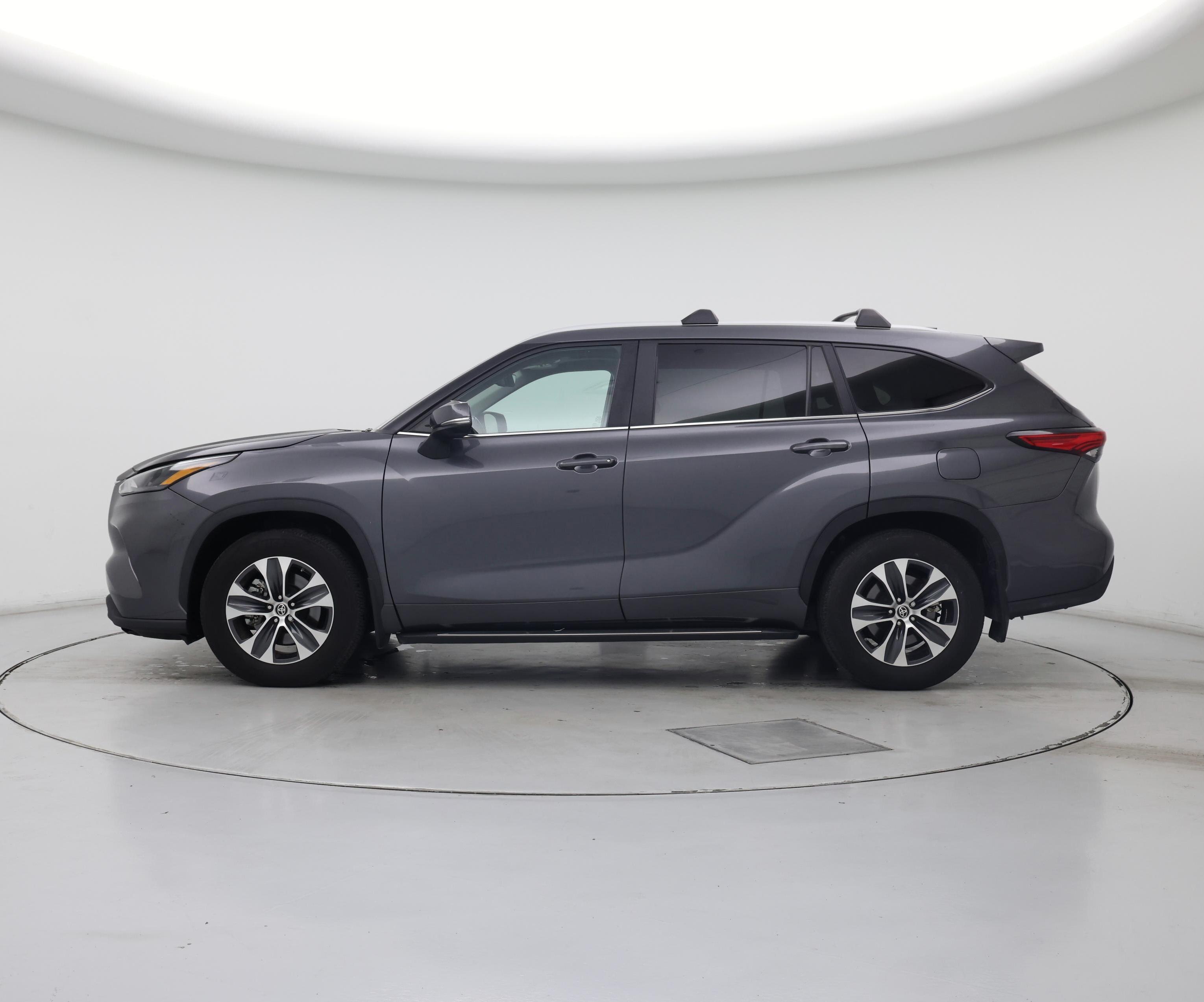 Thumbnail: 2023 Toyota Highlander - 3