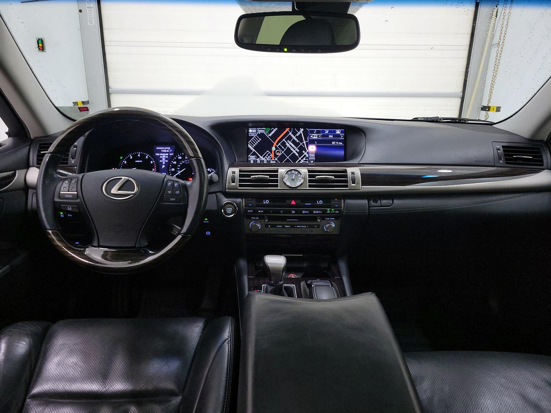 Thumbnail: 2015 Lexus LS - 9