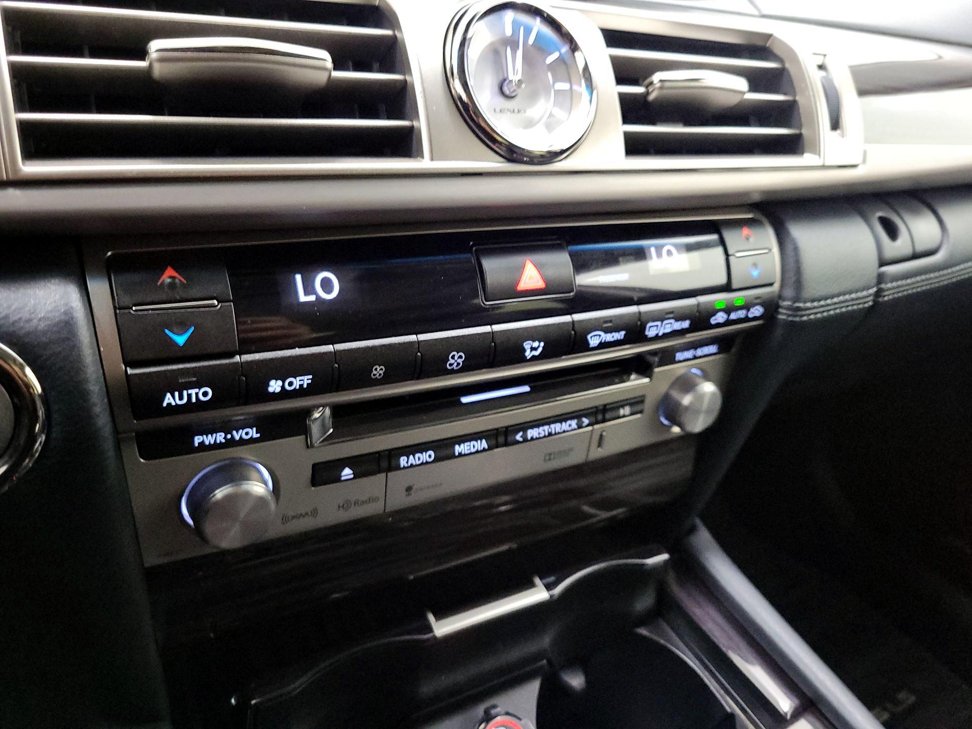 Thumbnail: 2015 Lexus LS - 16