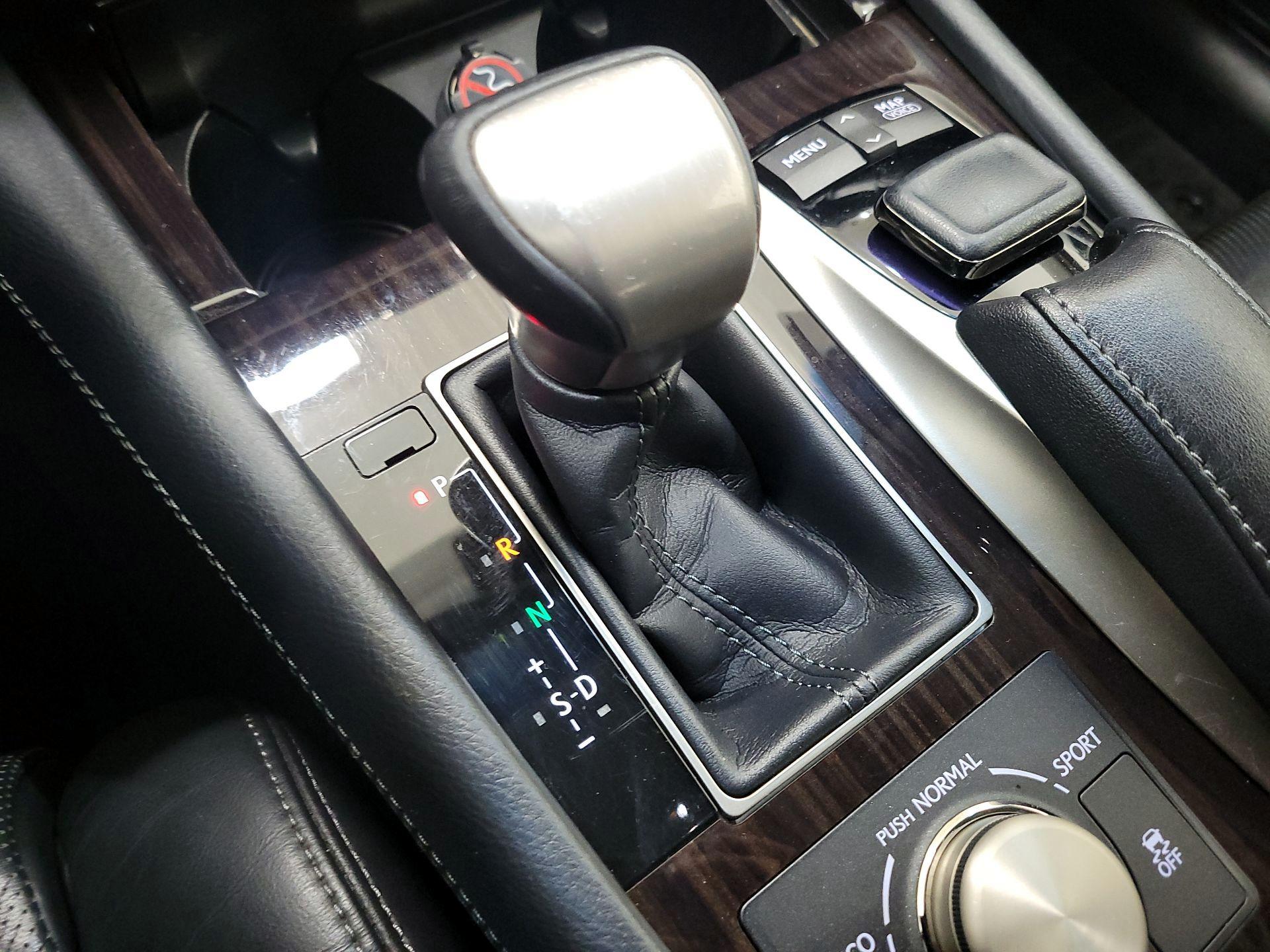 Thumbnail: 2015 Lexus LS - 17