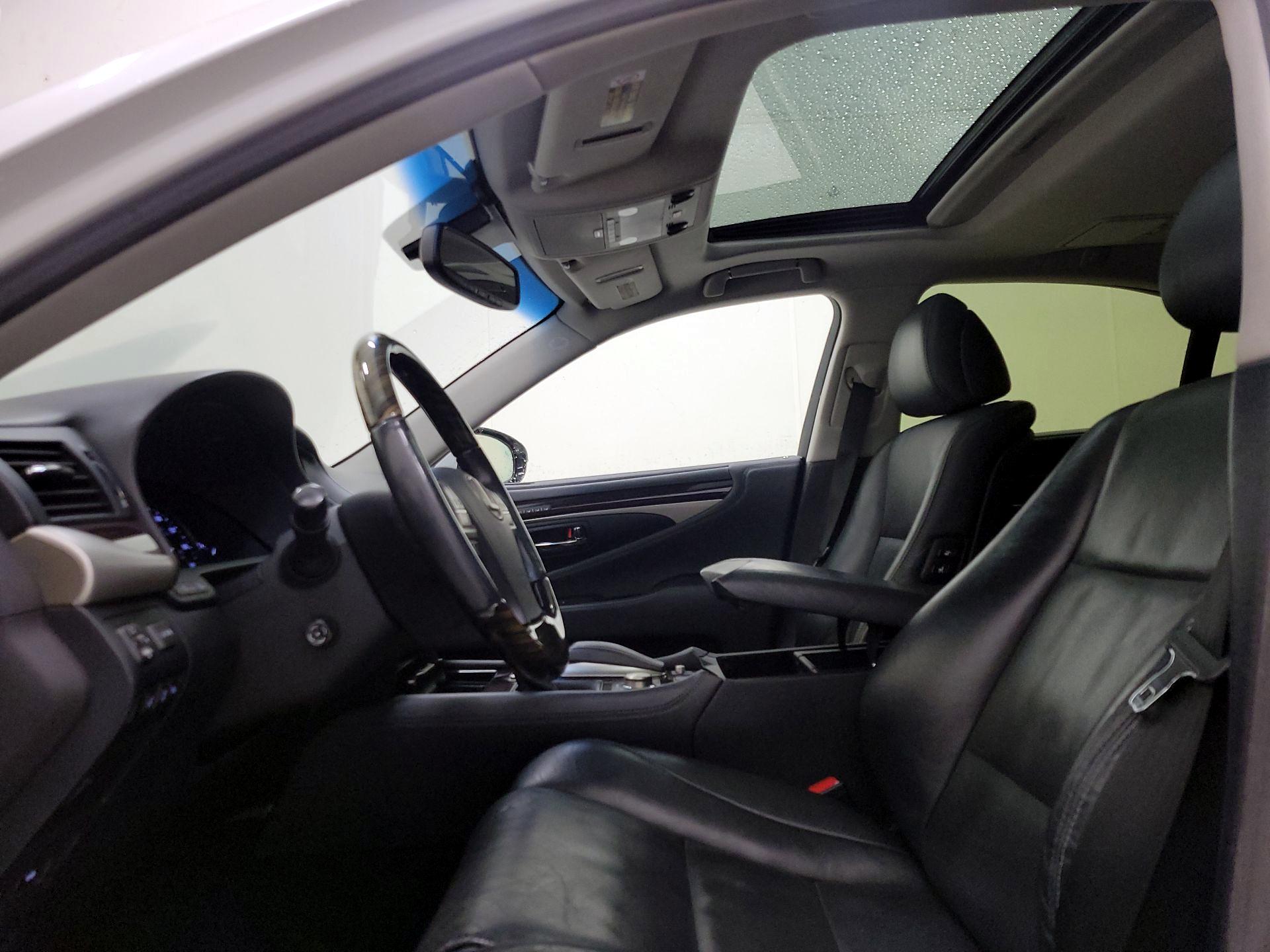 Thumbnail: 2015 Lexus LS - 19