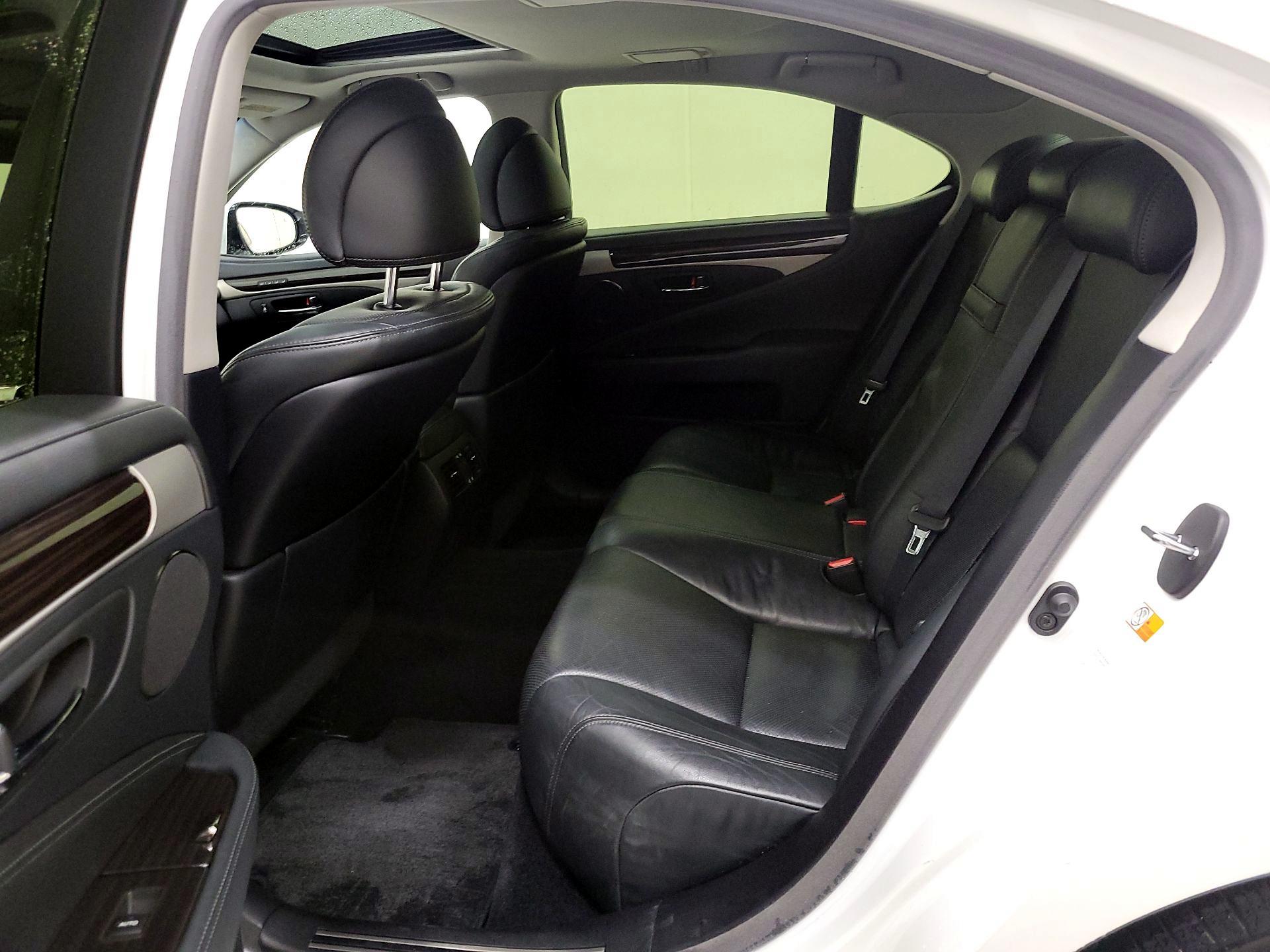 Thumbnail: 2015 Lexus LS - 20