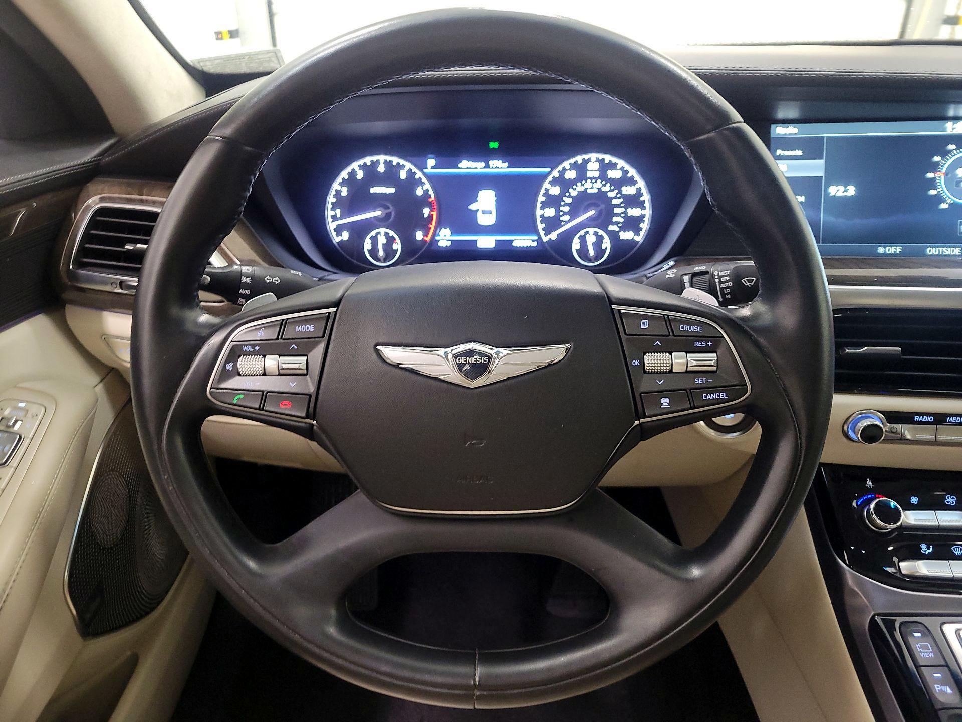 Thumbnail: 2019 Genesis G90 - 10