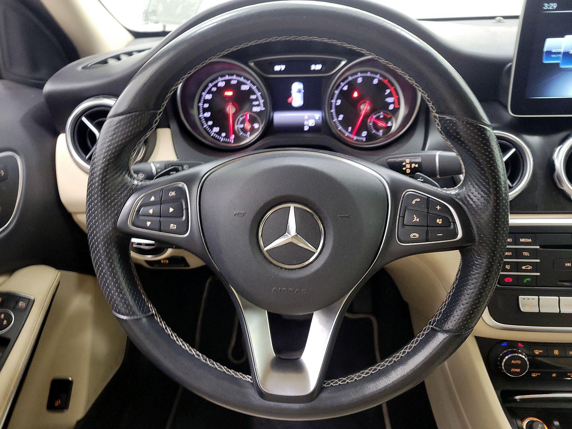 Thumbnail: 2020 Mercedes-Benz GLA - 10