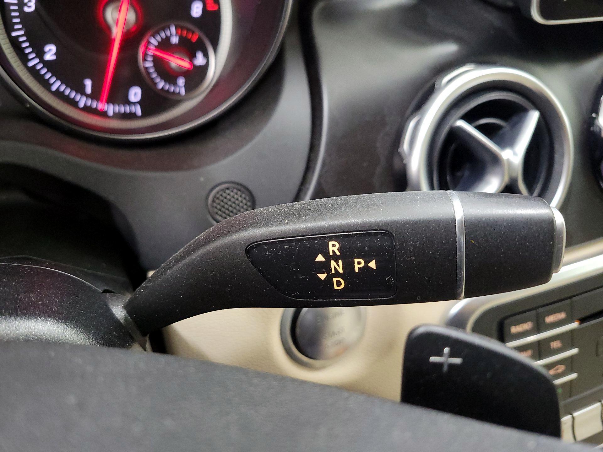 Thumbnail: 2020 Mercedes-Benz GLA - 17