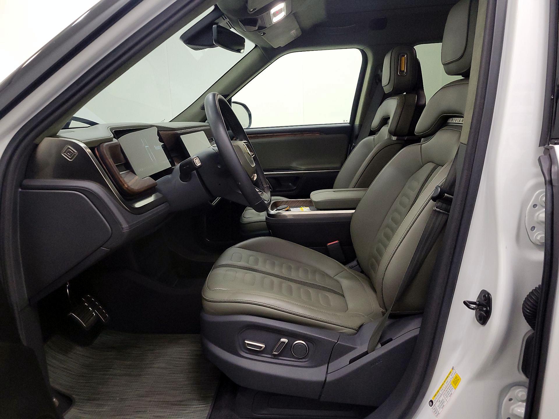 Thumbnail: 2023 Rivian R1T - 11