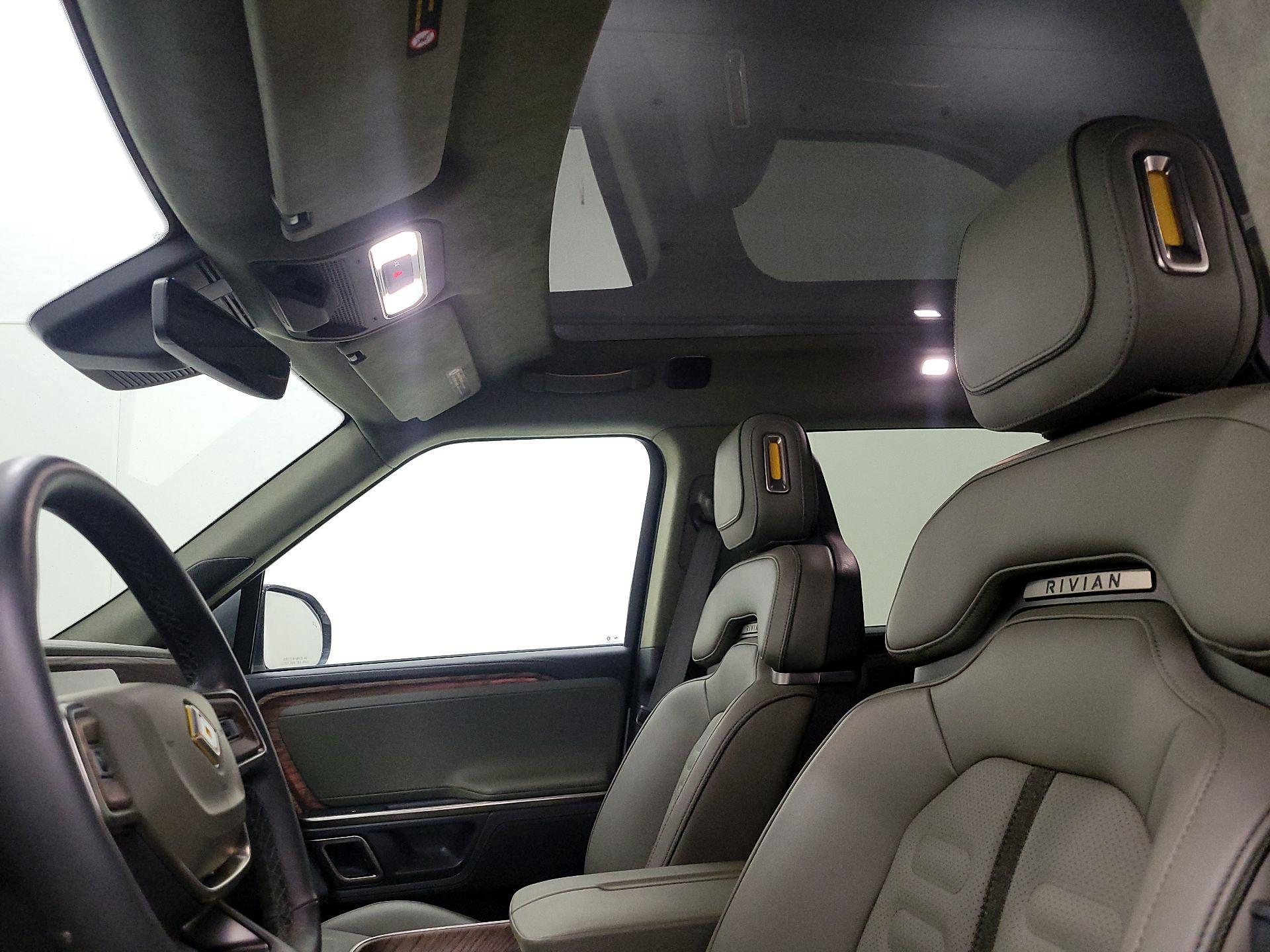 Thumbnail: 2023 Rivian R1T - 17
