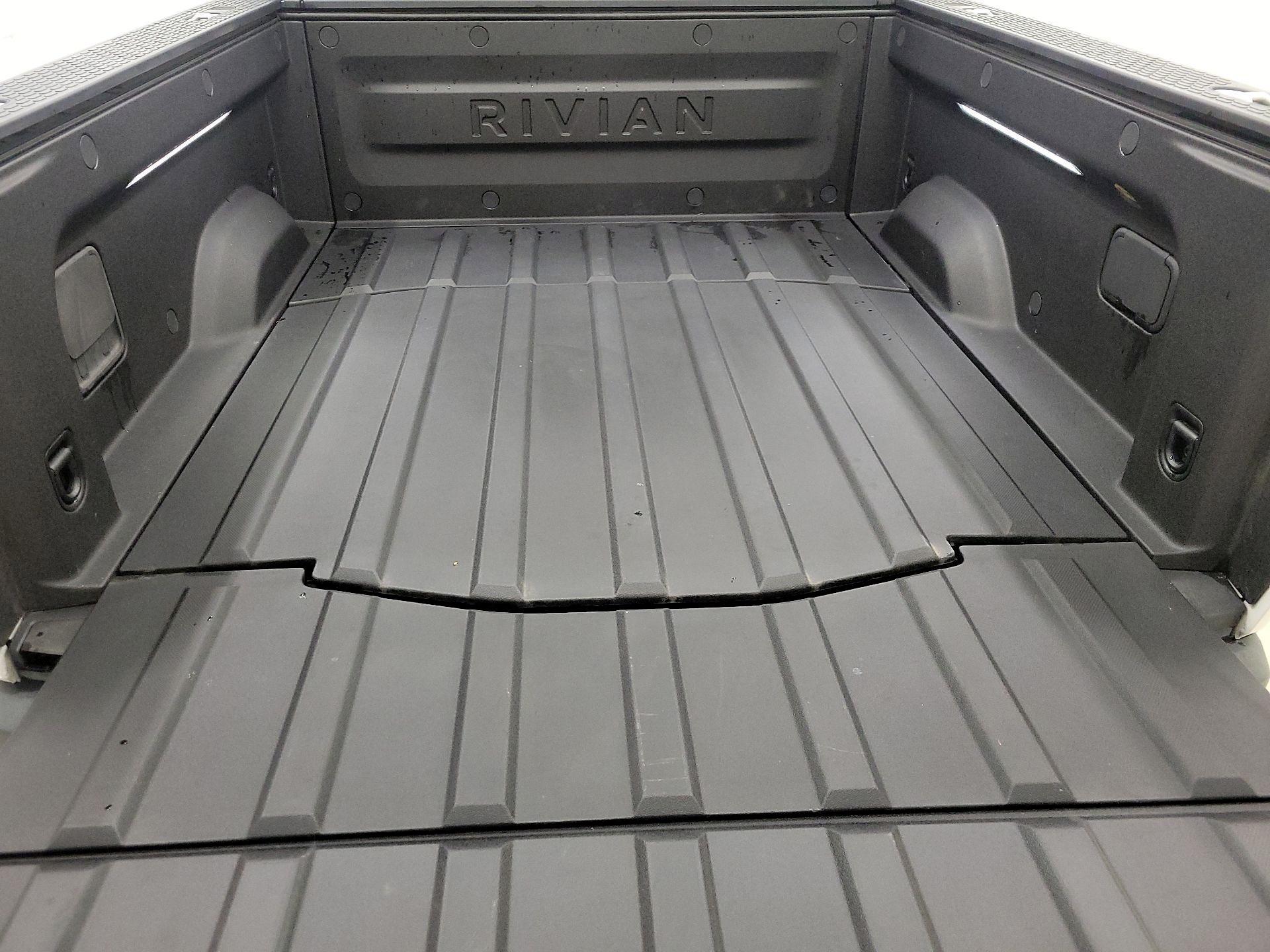 Thumbnail: 2023 Rivian R1T - 19