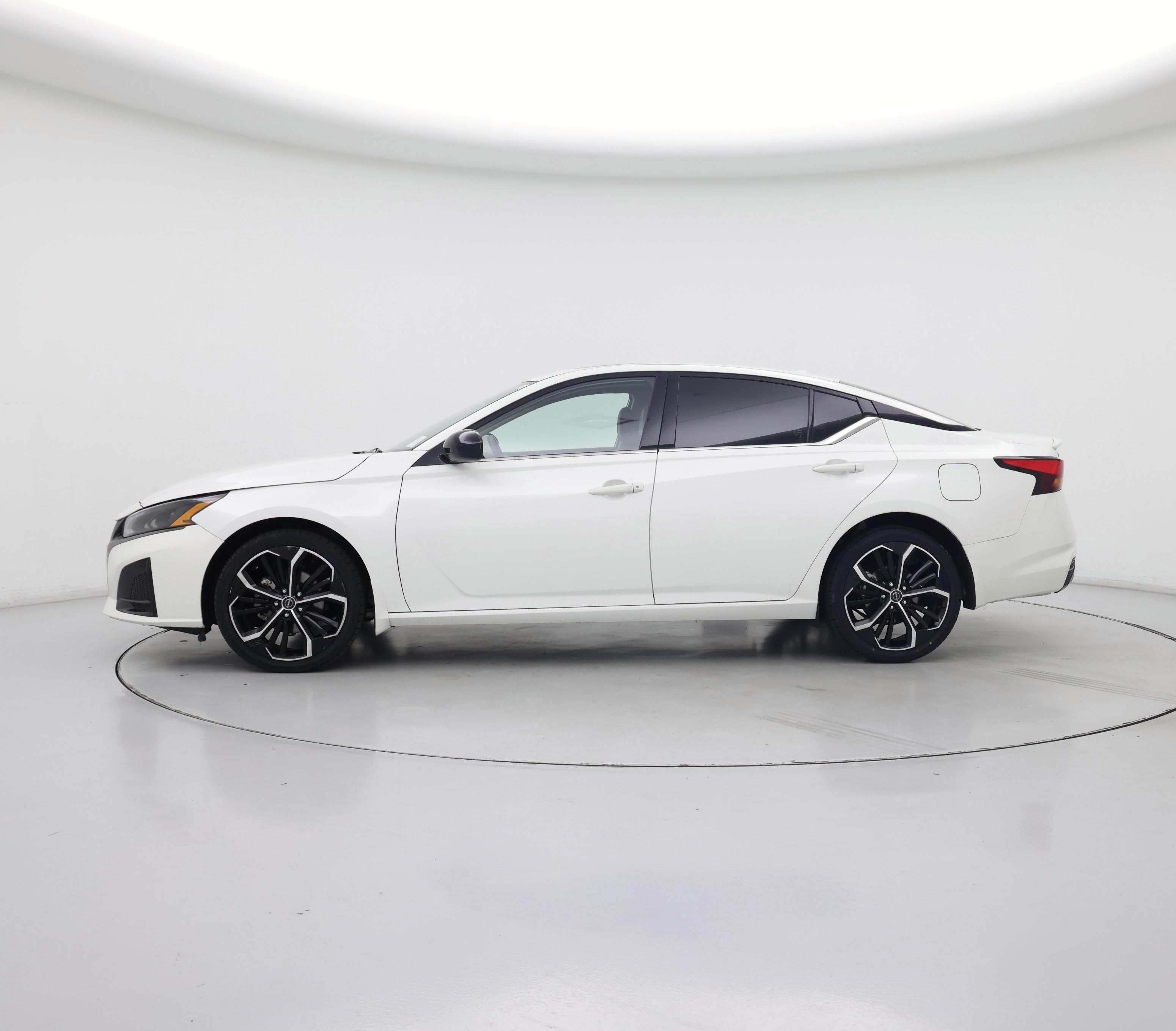 Thumbnail: 2023 Nissan Altima - 3