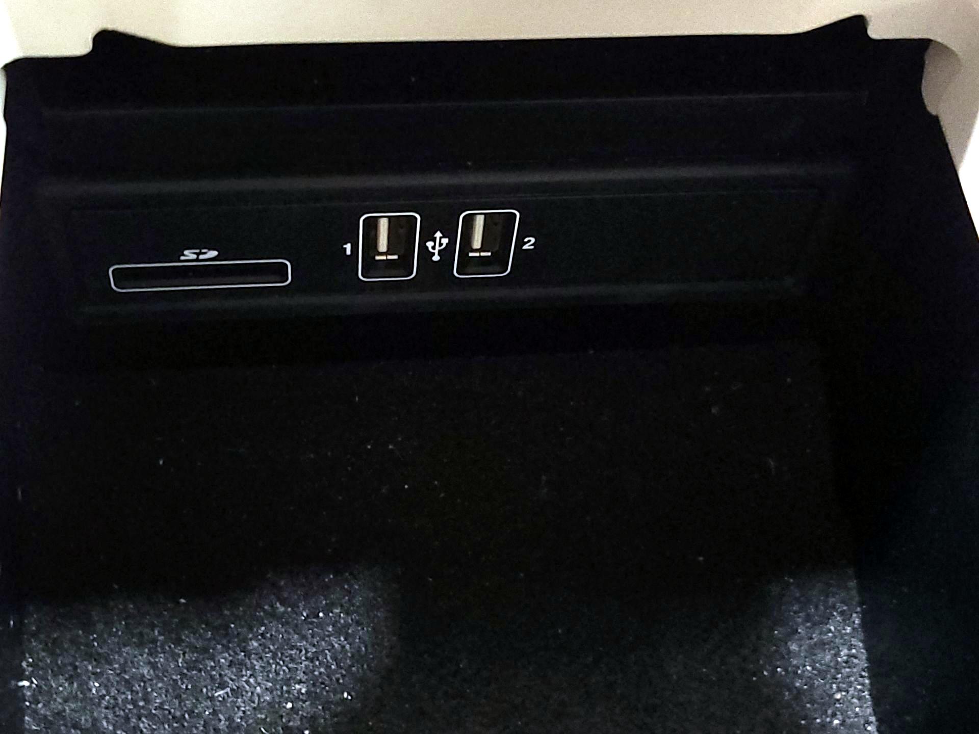 Thumbnail: 2020 Mercedes-Benz E-Class - 18