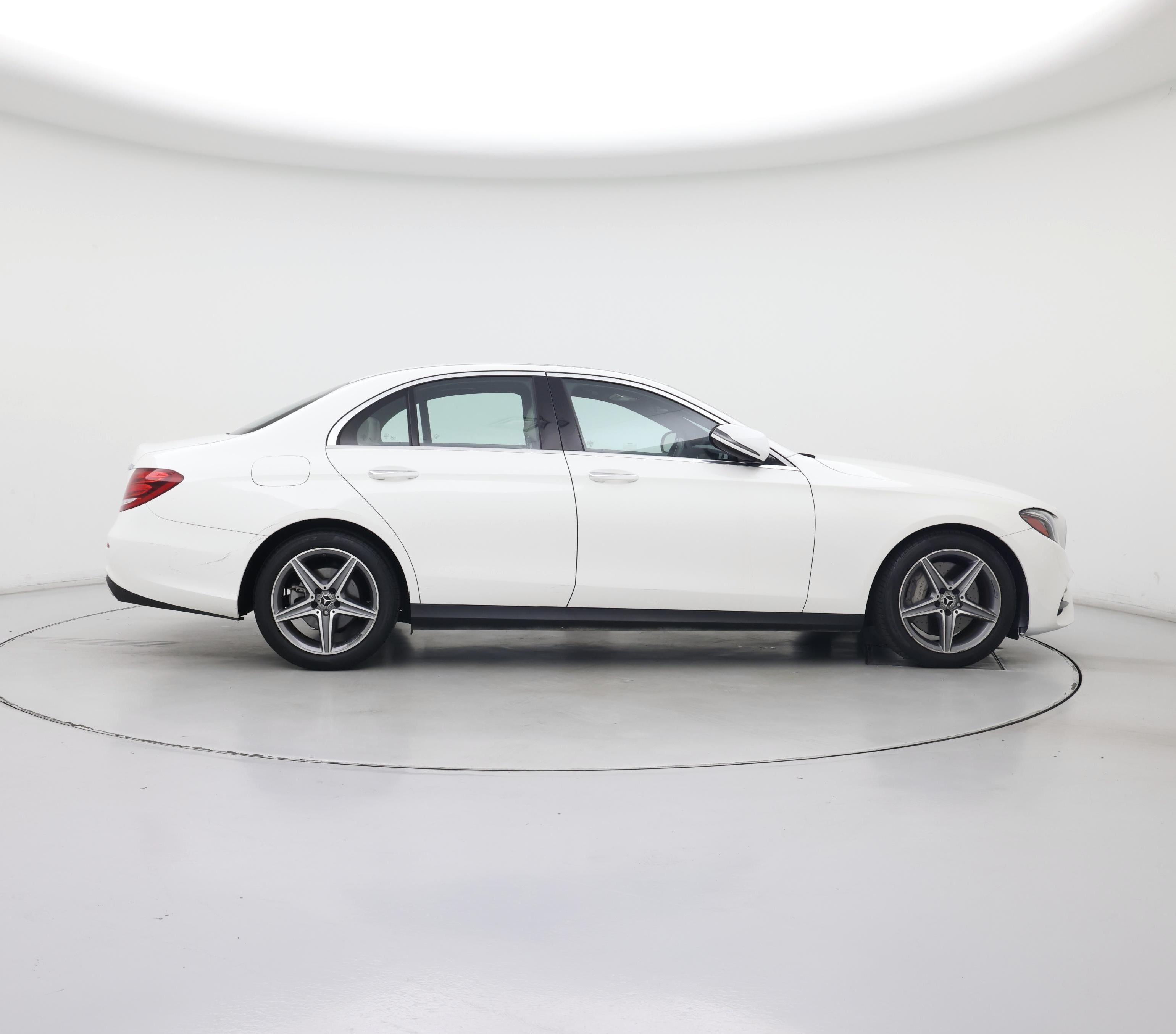 Thumbnail: 2020 Mercedes-Benz E-Class - 7