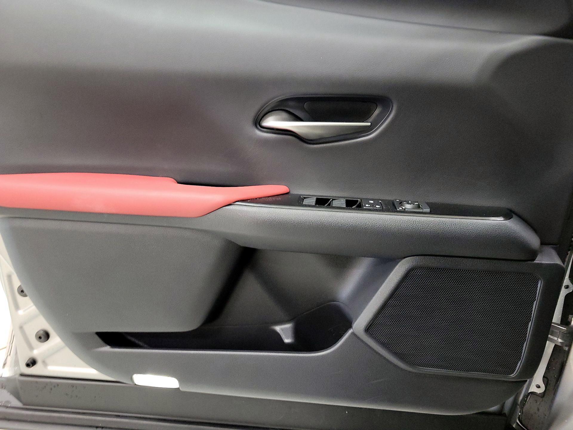 Thumbnail: 2019 Lexus UX - 12