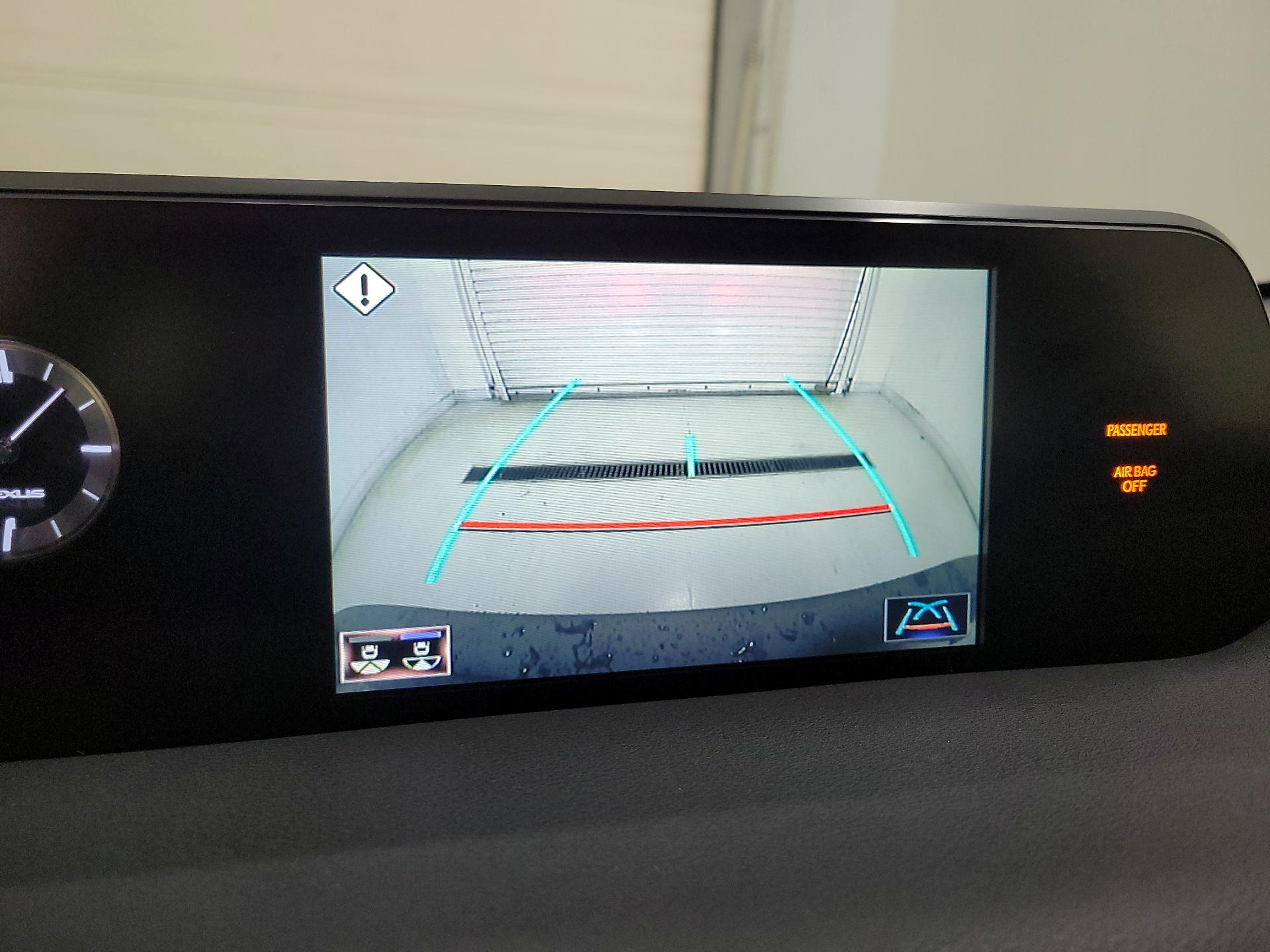 Thumbnail: 2019 Lexus UX - 14