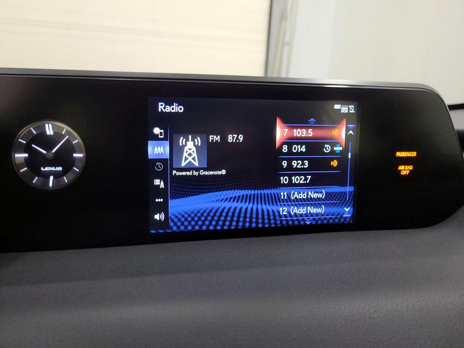 Thumbnail: 2019 Lexus UX - 15