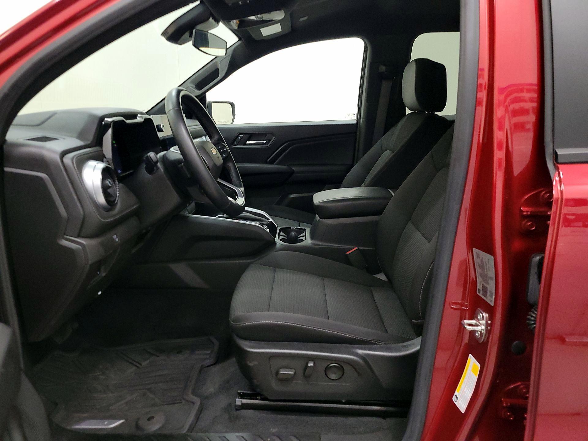 Thumbnail: 2023 Chevrolet Colorado - 11