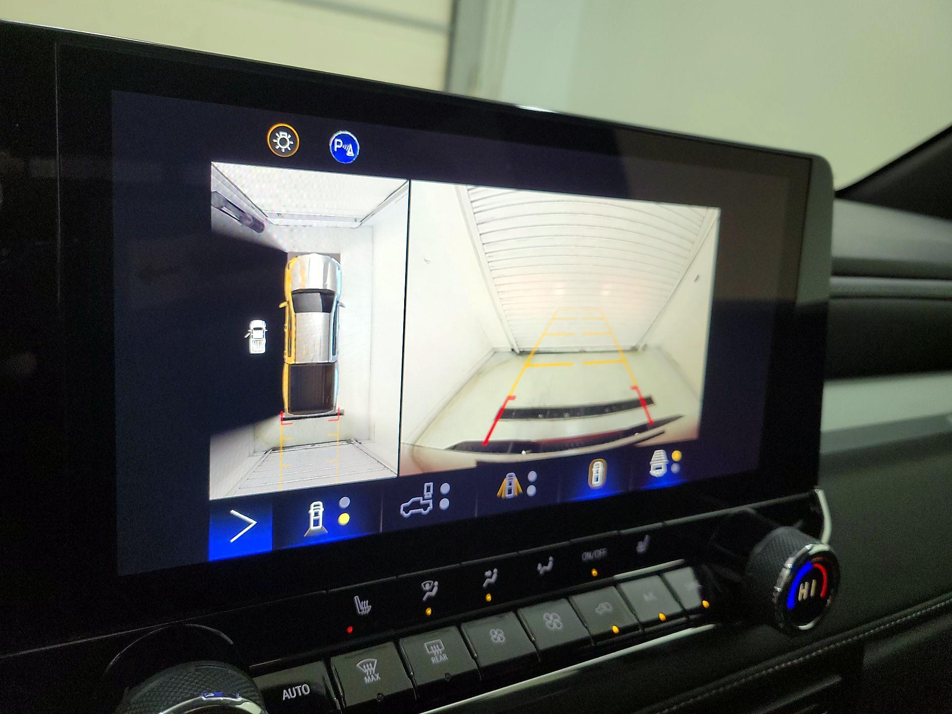 Thumbnail: 2023 Chevrolet Colorado - 15