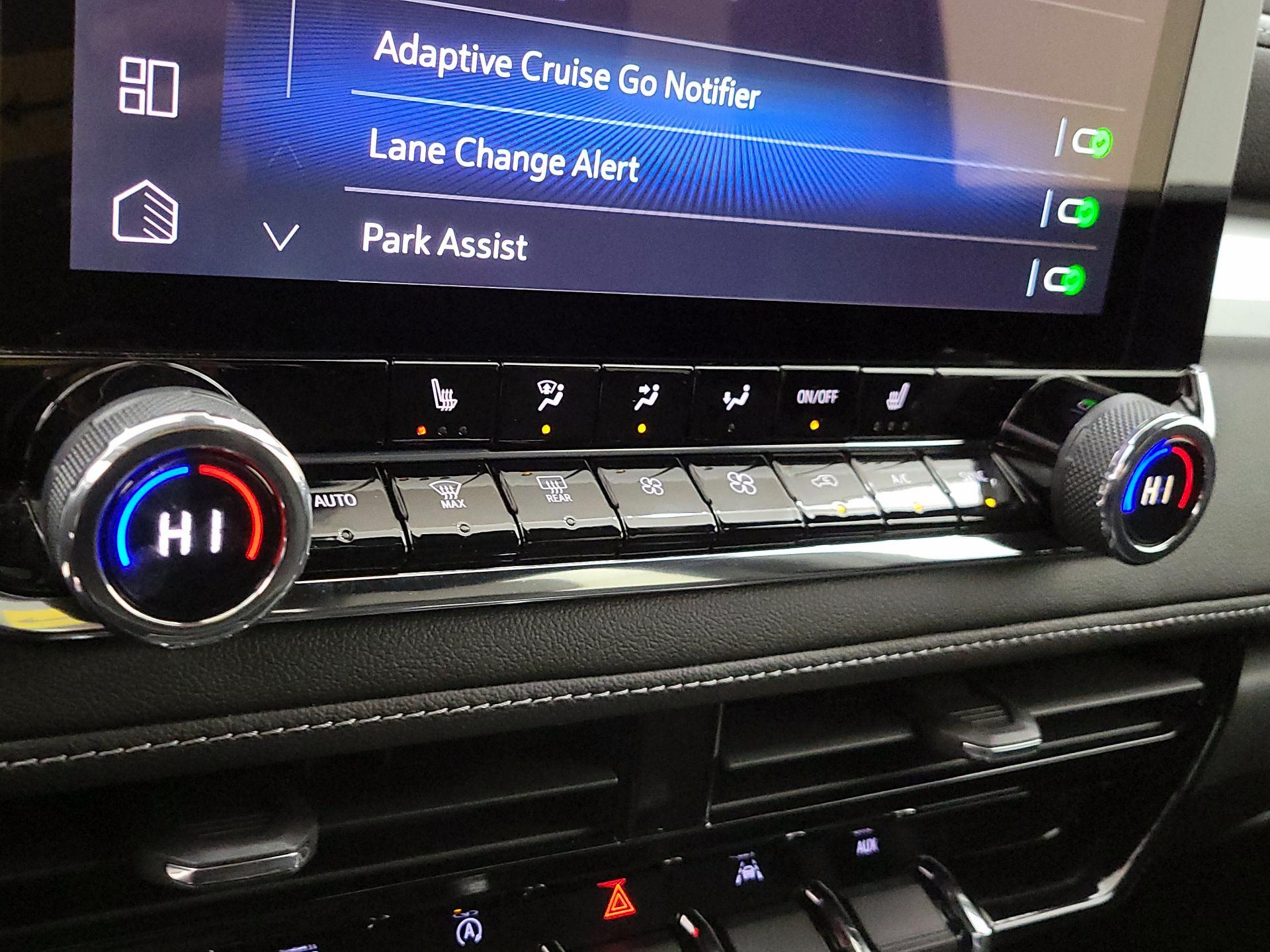 Thumbnail: 2023 Chevrolet Colorado - 17