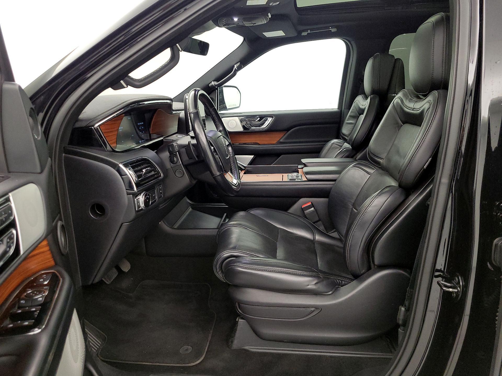 Thumbnail: 2019 Lincoln Navigator - 11