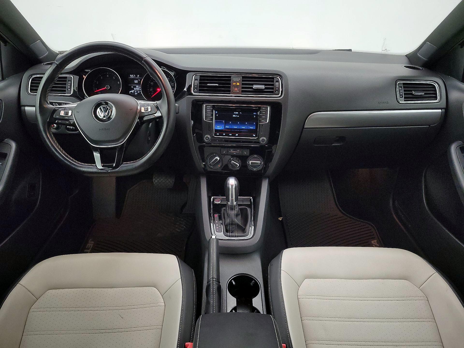 Thumbnail: 2016 Volkswagen Jetta - 9