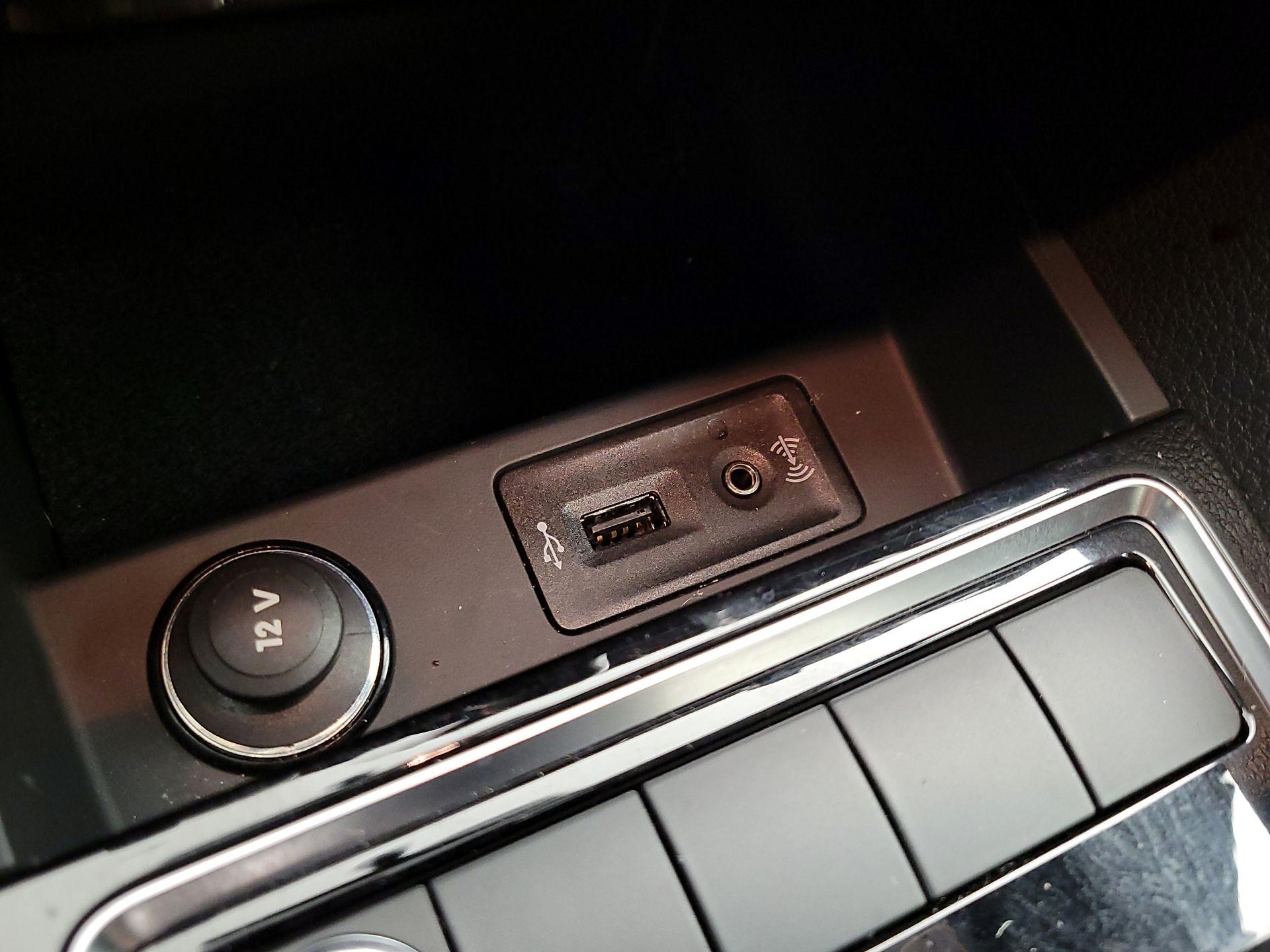 Thumbnail: 2016 Volkswagen Jetta - 18