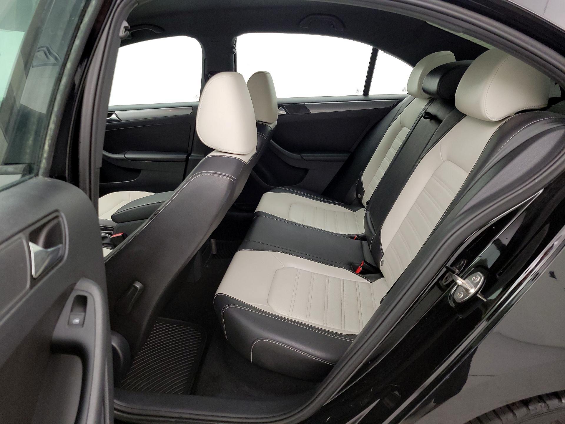 Thumbnail: 2016 Volkswagen Jetta - 19