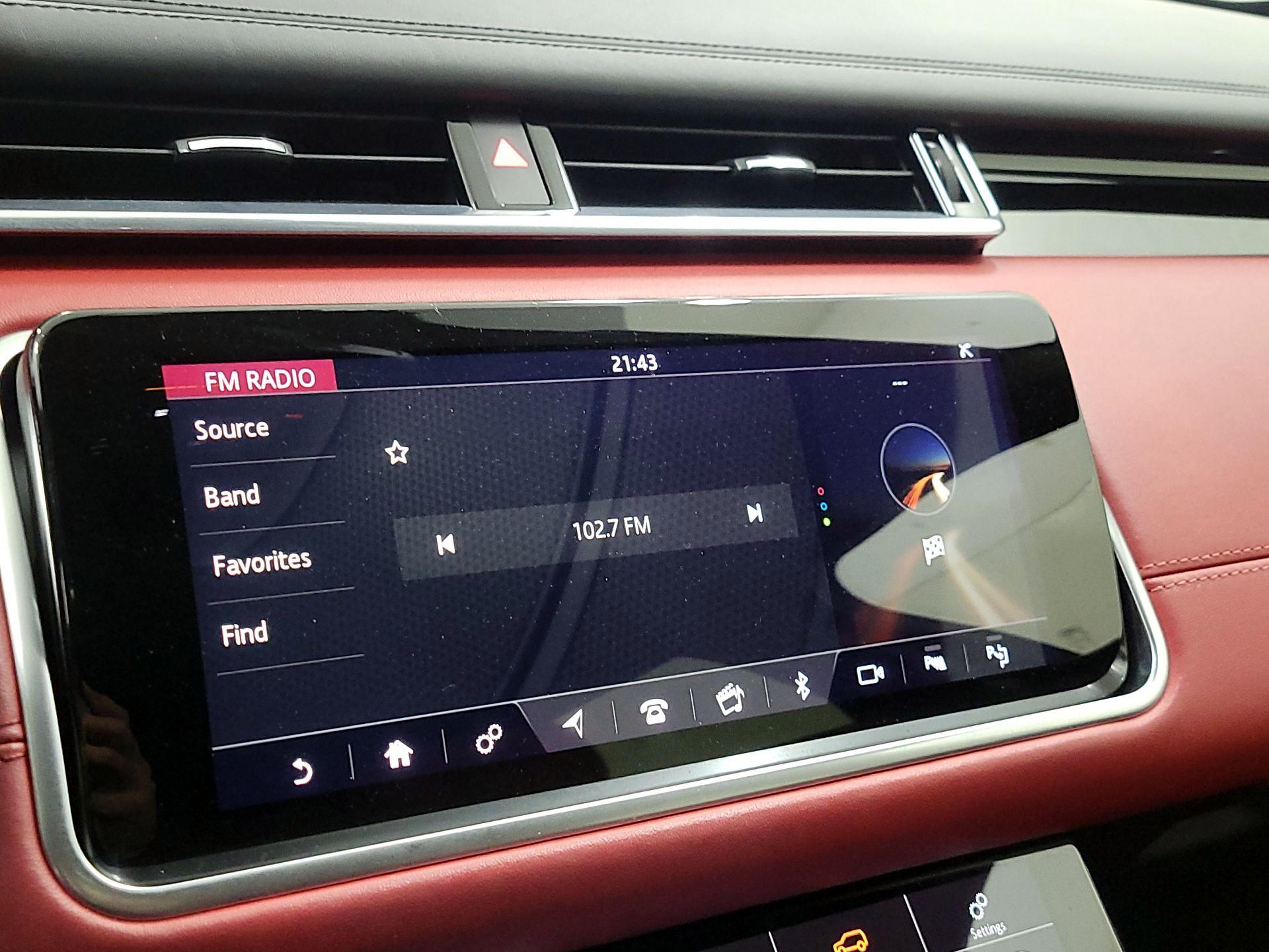 Thumbnail: 2020 Land Rover Range Rover - 16