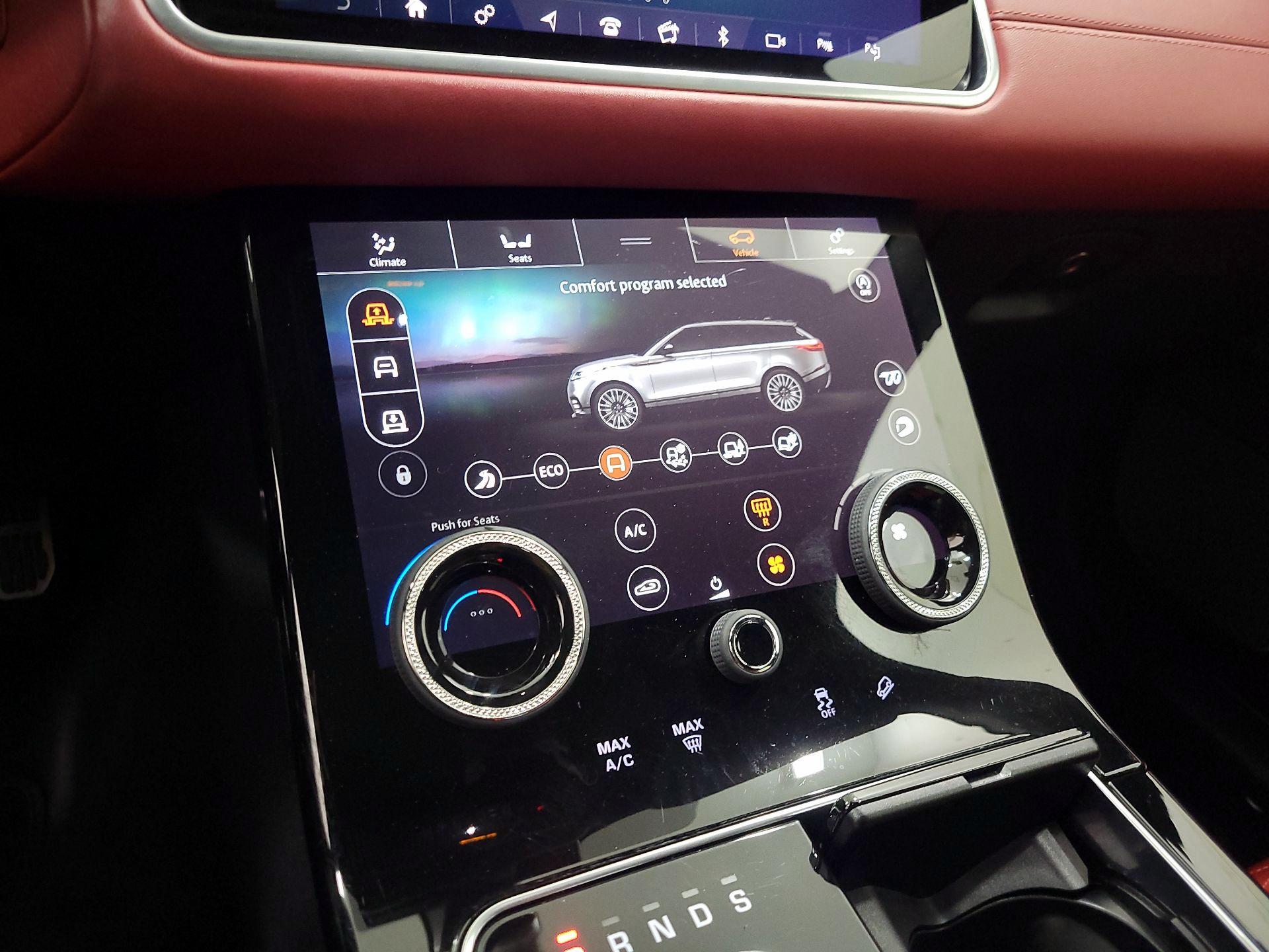 Thumbnail: 2020 Land Rover Range Rover - 17