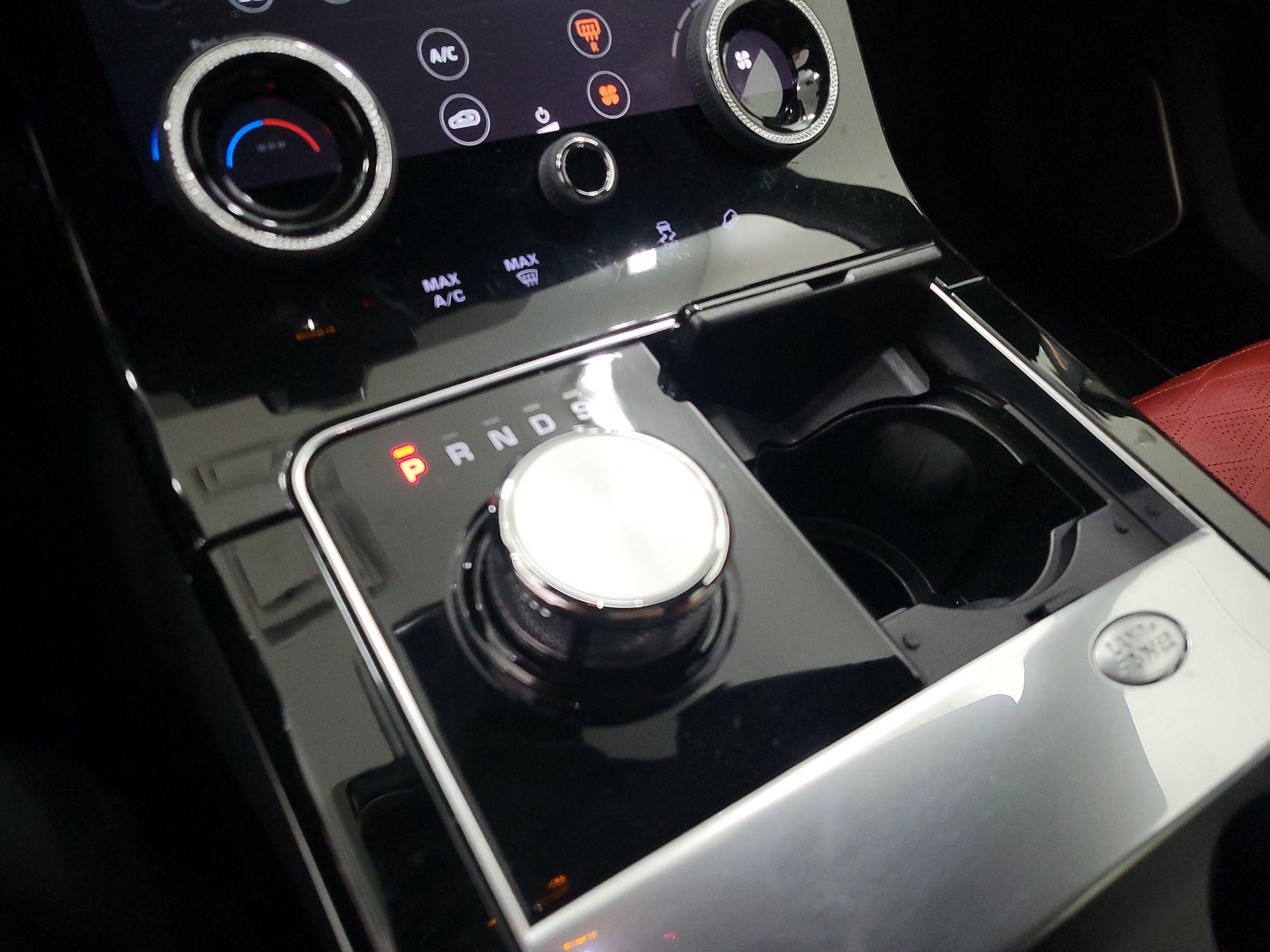 Thumbnail: 2020 Land Rover Range Rover - 18