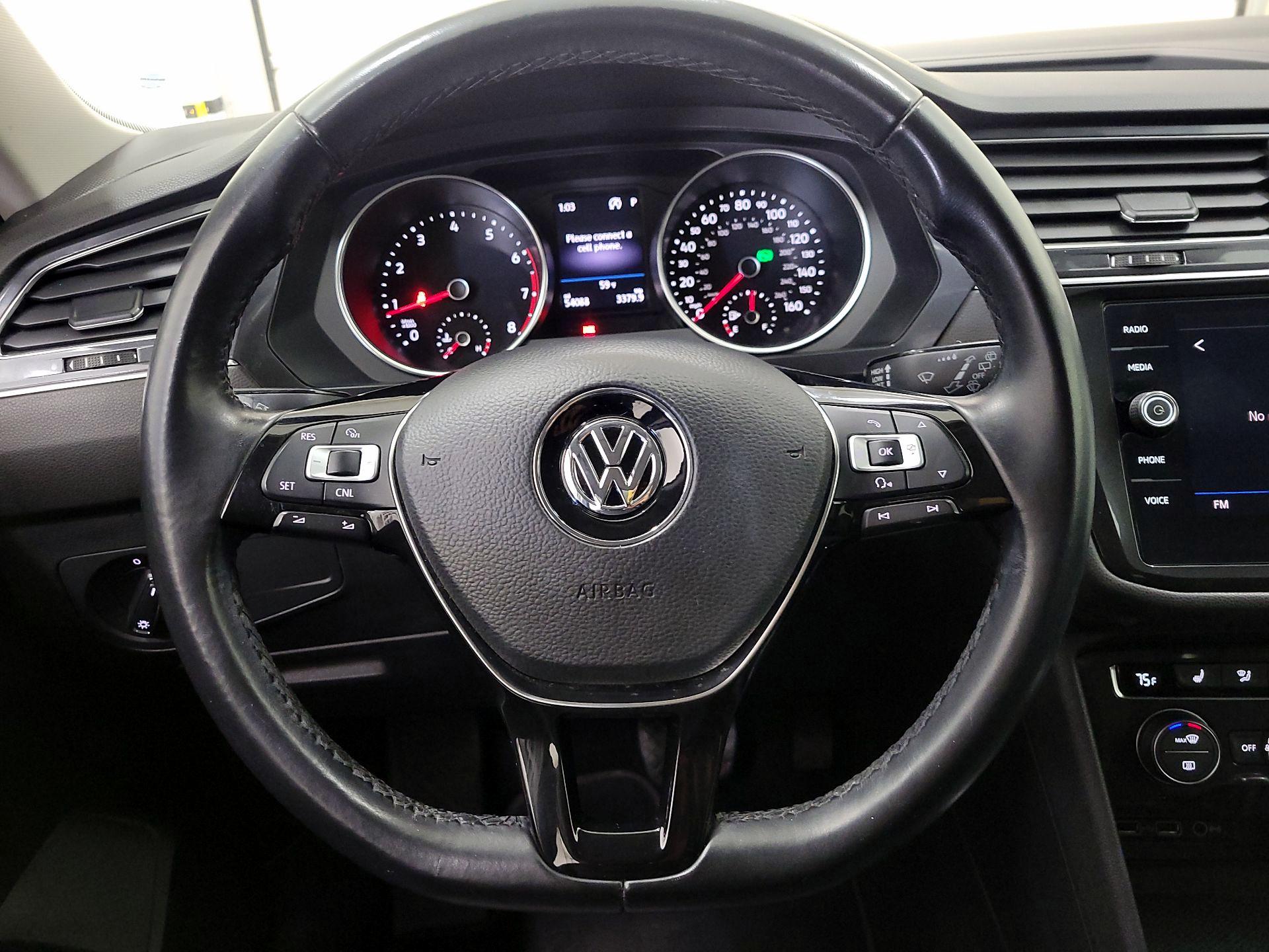 Thumbnail: 2018 Volkswagen Tiguan - 10