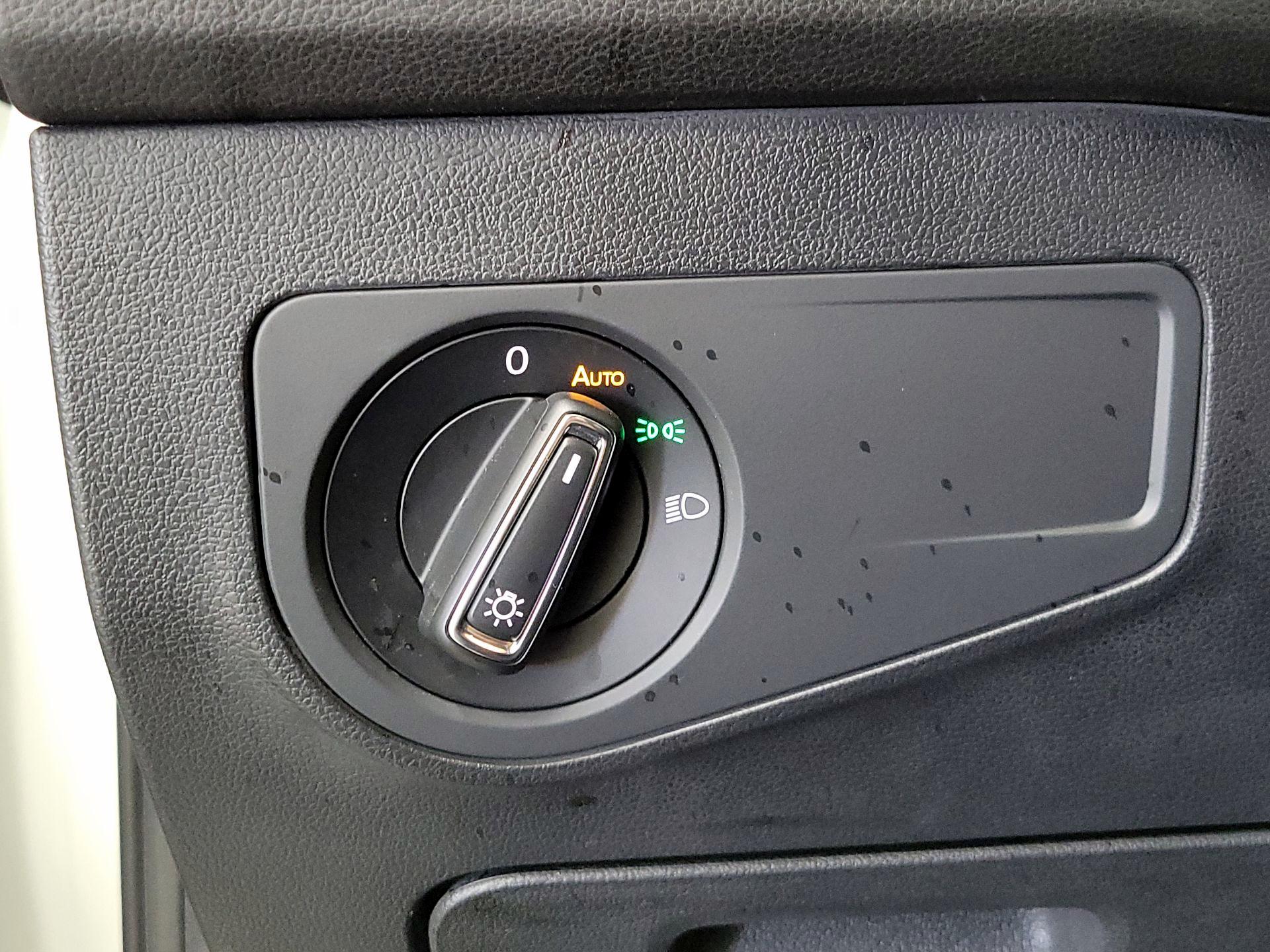 Thumbnail: 2018 Volkswagen Tiguan - 13