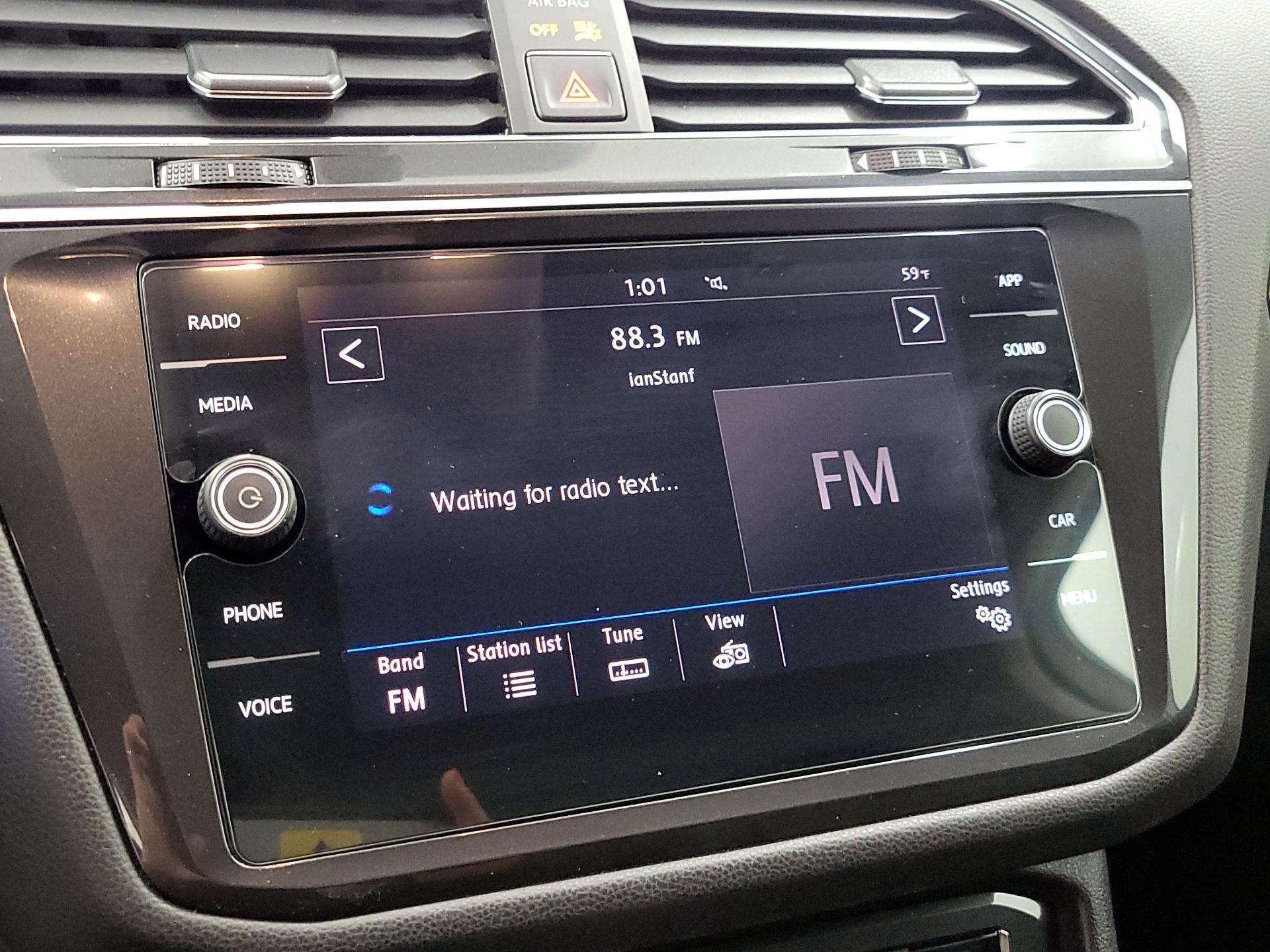 Thumbnail: 2018 Volkswagen Tiguan - 15