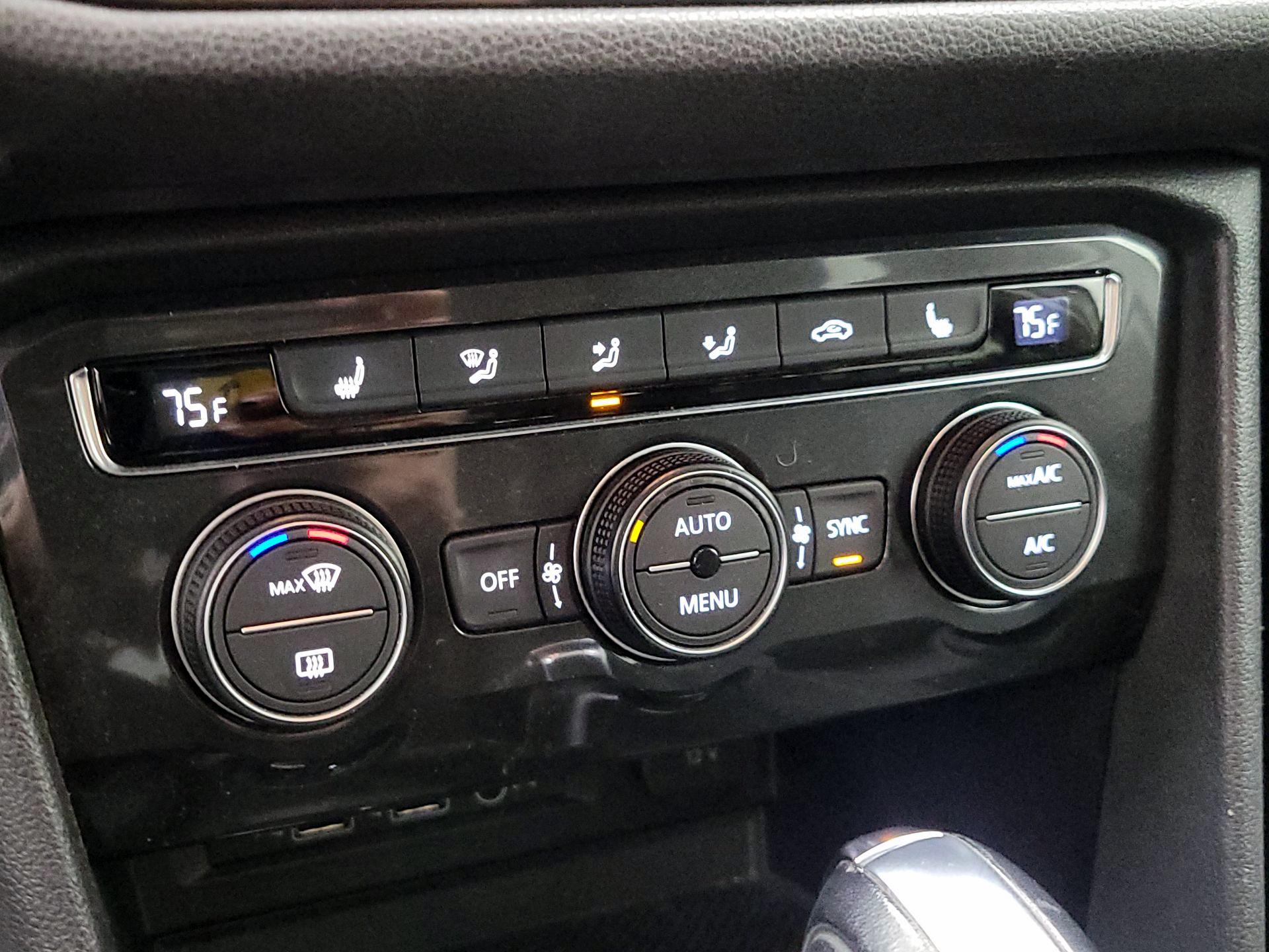 Thumbnail: 2018 Volkswagen Tiguan - 16